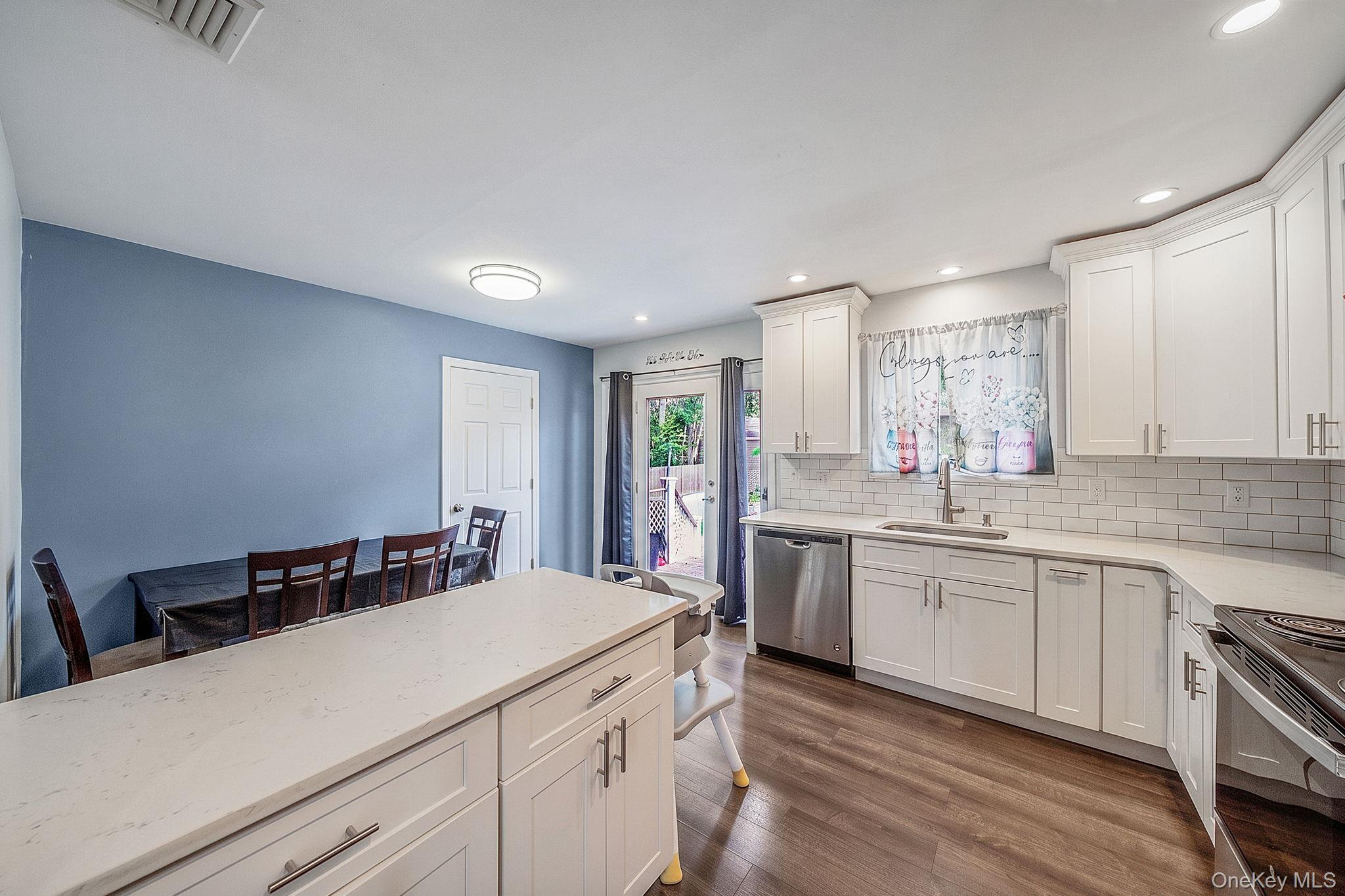 2 Amarr Drive – For Sale photo 6