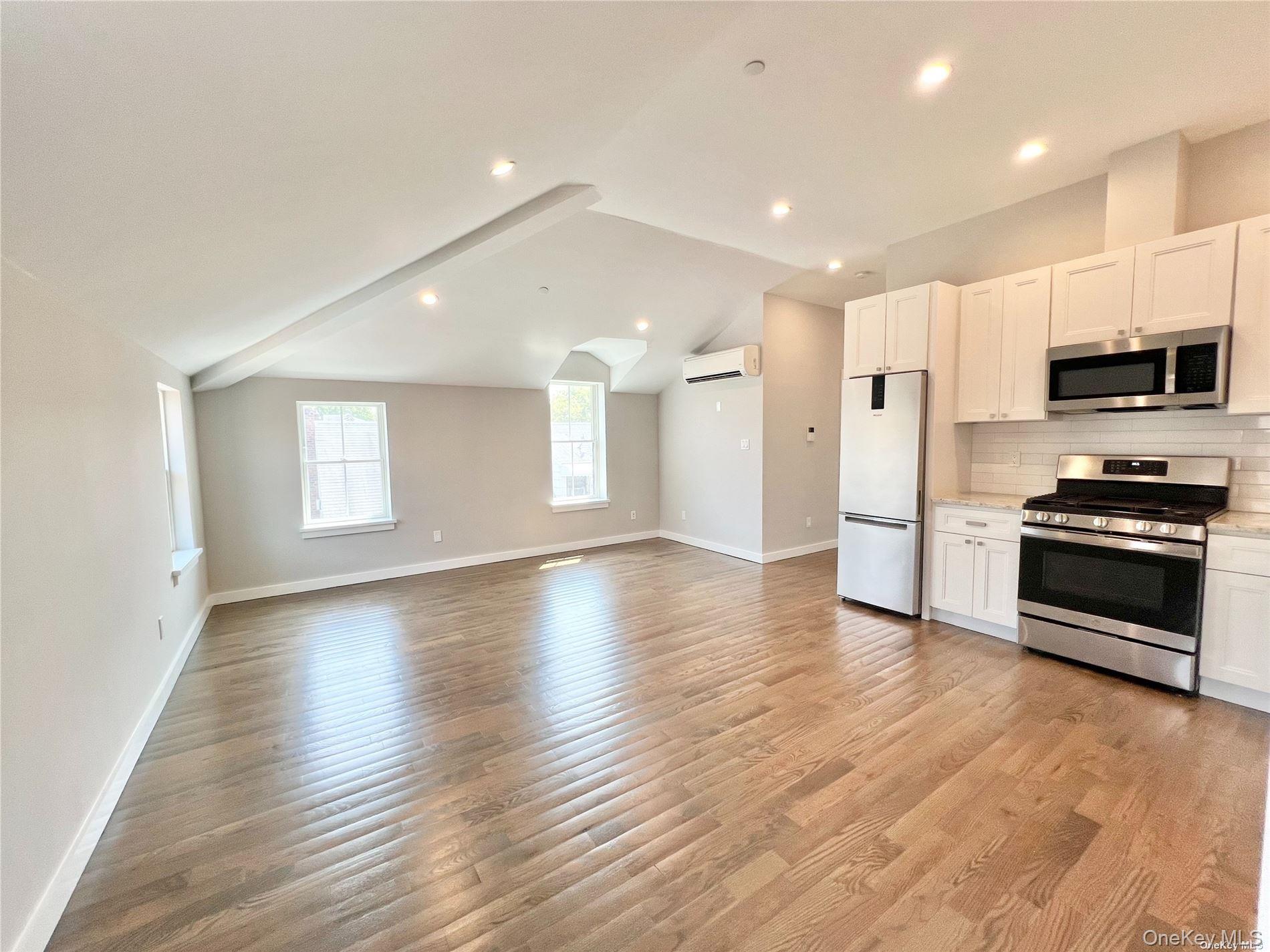 56-75 136th Street, Unit 3B photo 4