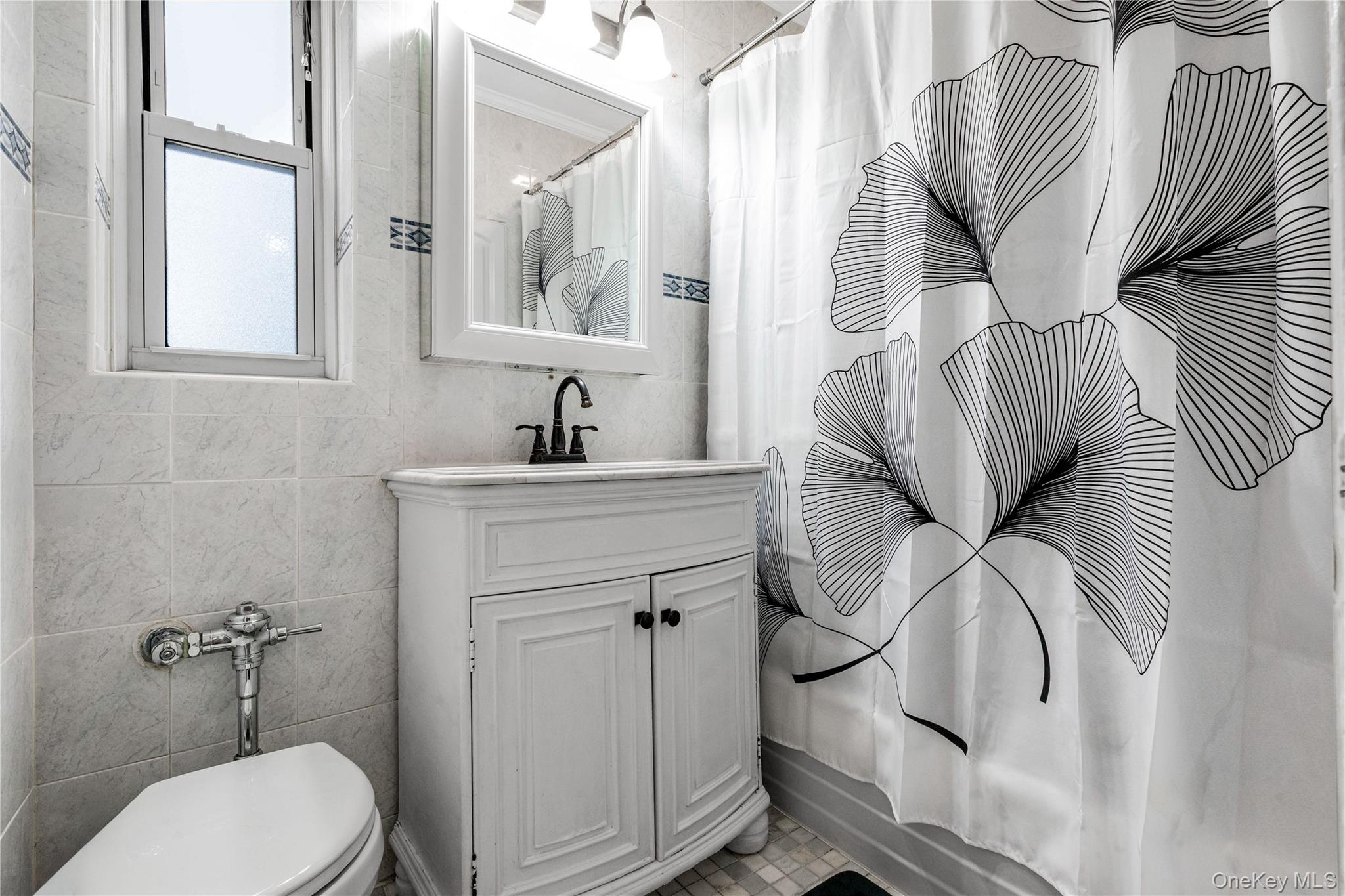 74-45 Yellowstone Boulevard, Unit 2/C photo 22