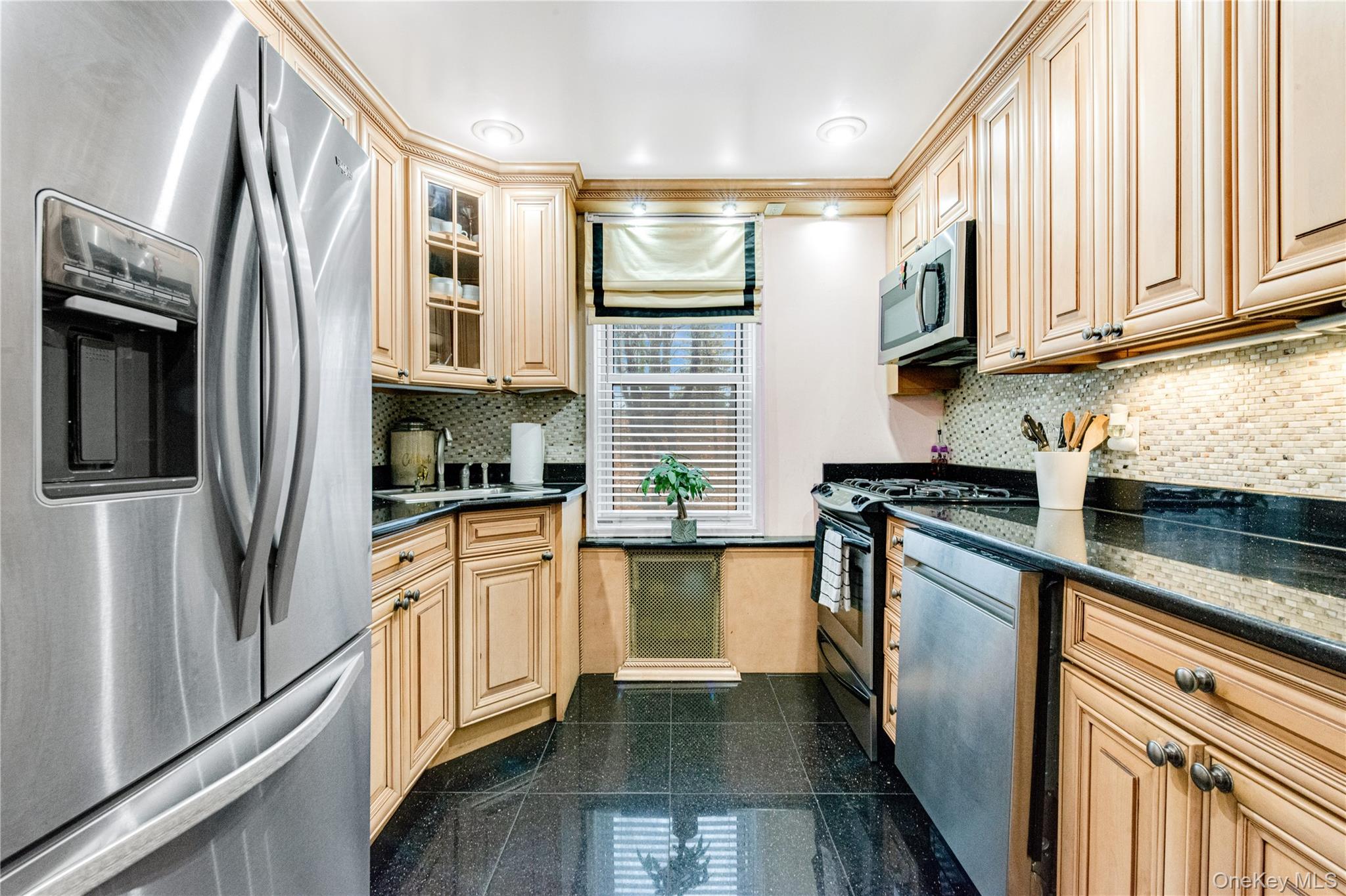 74-45 Yellowstone Boulevard, Unit 2/C photo 17