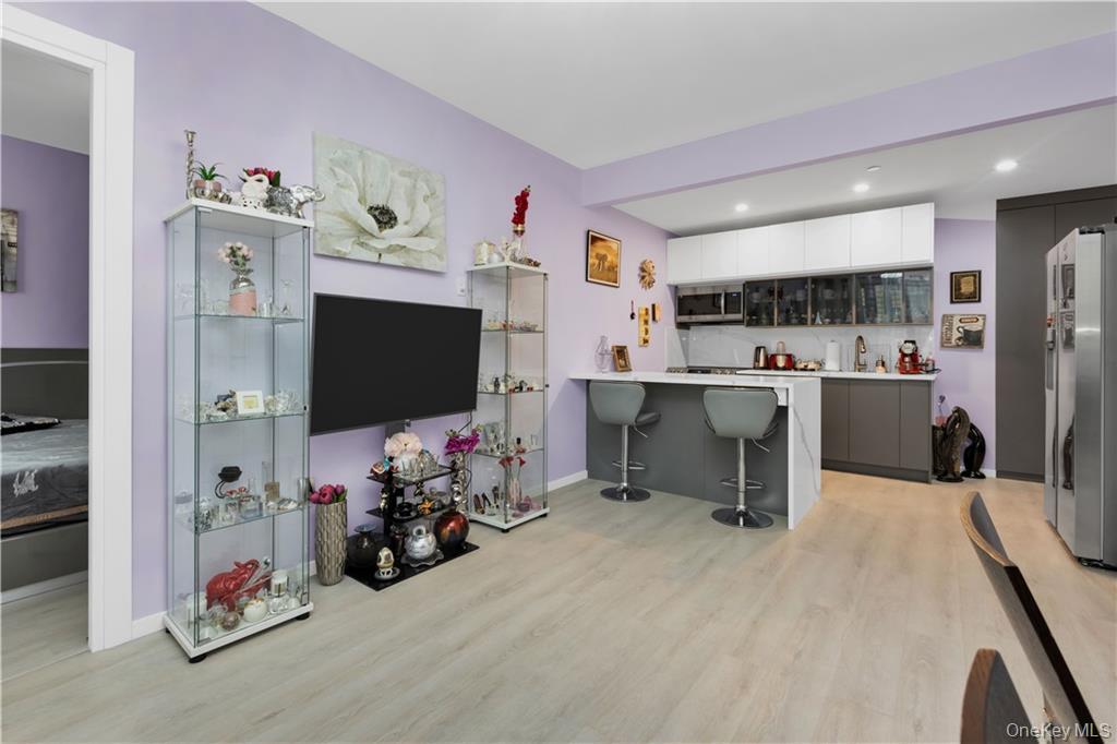 15 W End Avenue, Unit 3F photo 11