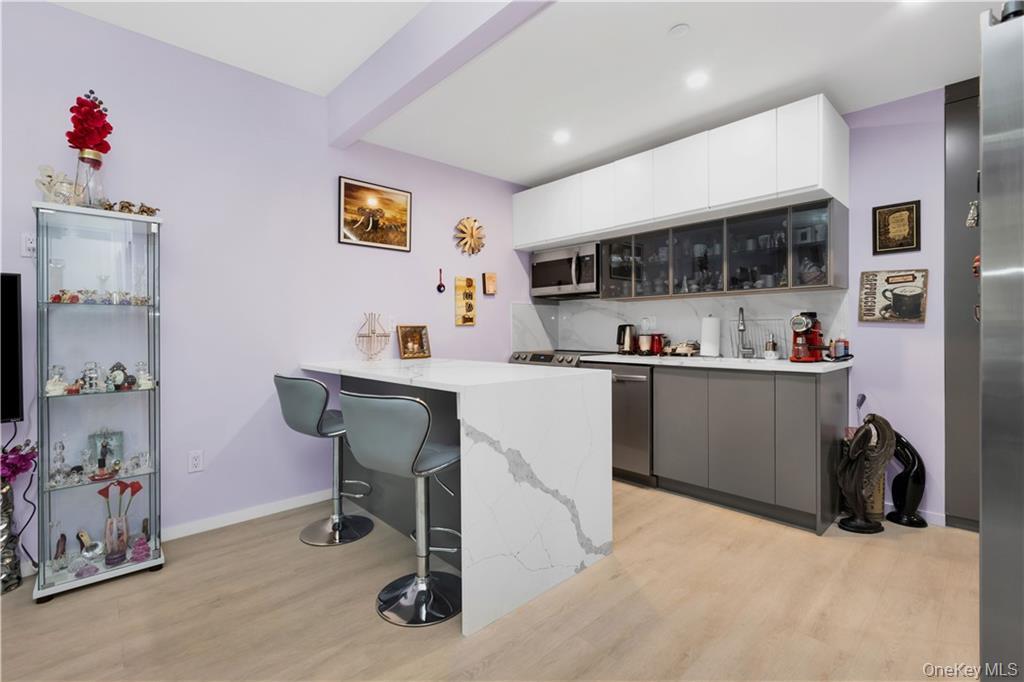 15 W End Avenue, Unit 3F photo 2