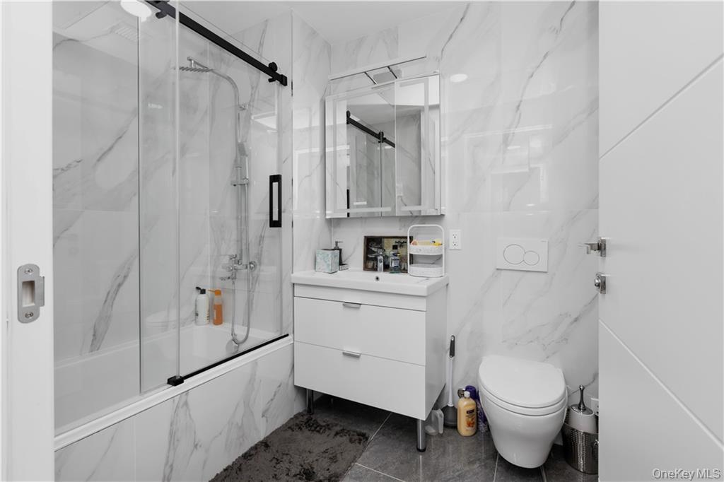15 W End Avenue, Unit 3F photo 21