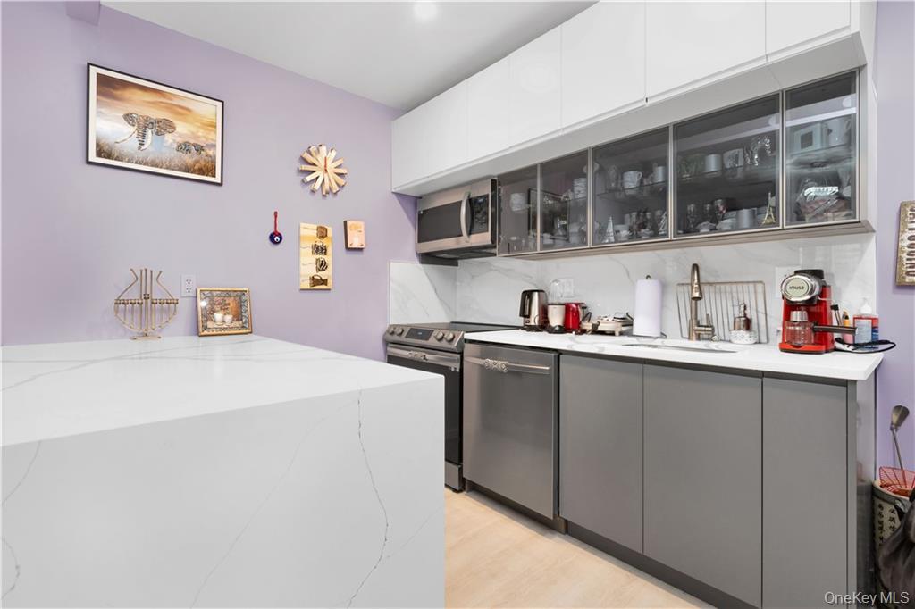 15 W End Avenue, Unit 3F photo 14