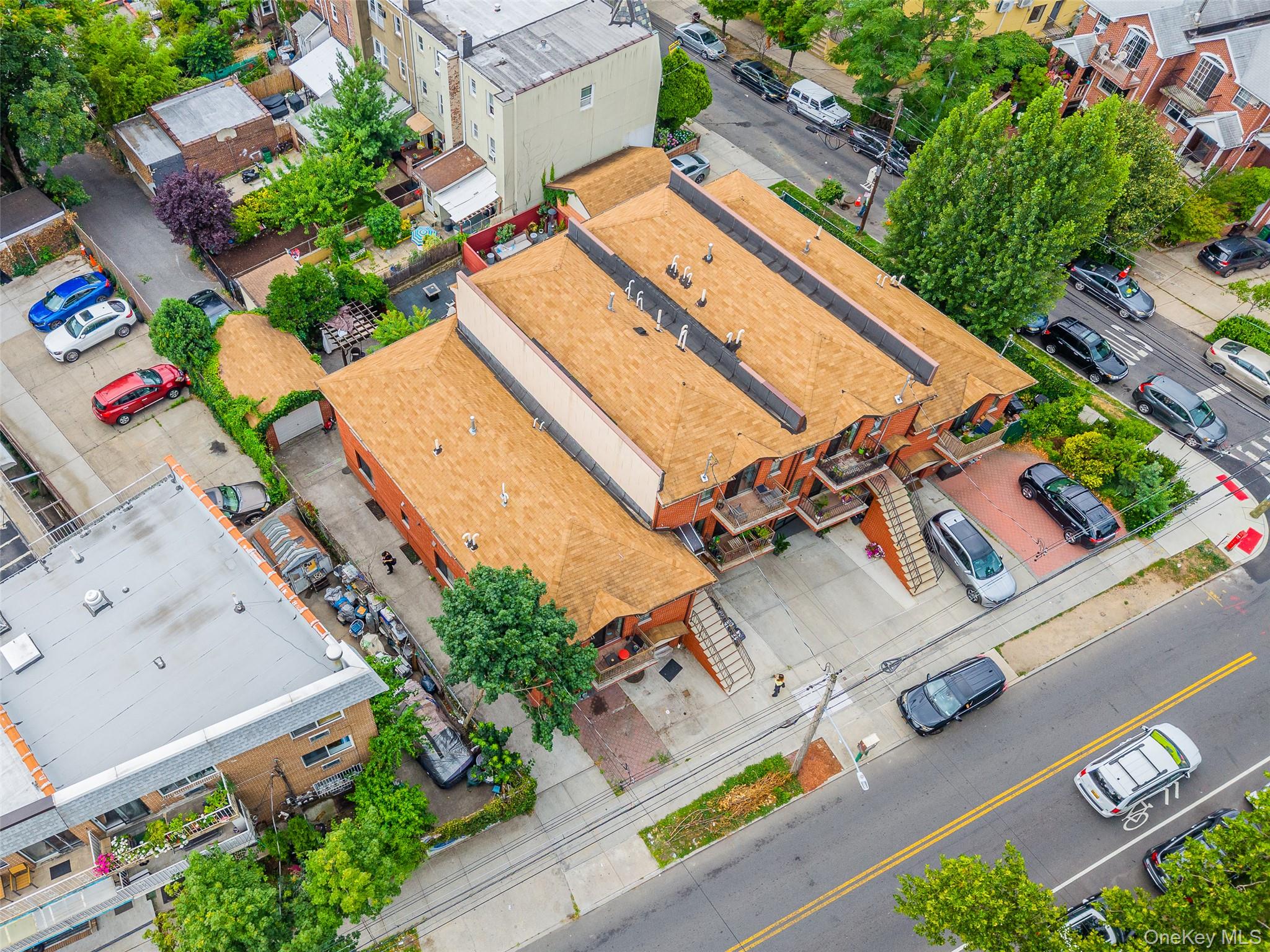 12-10 27th Avenue – For Sale photo 8