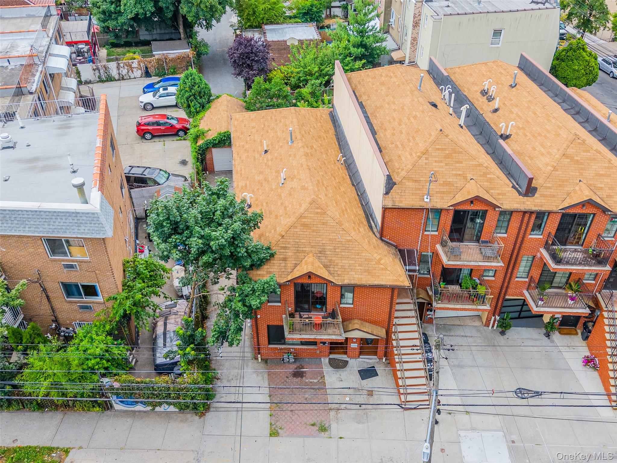 12-10 27th Avenue – For Sale photo 7