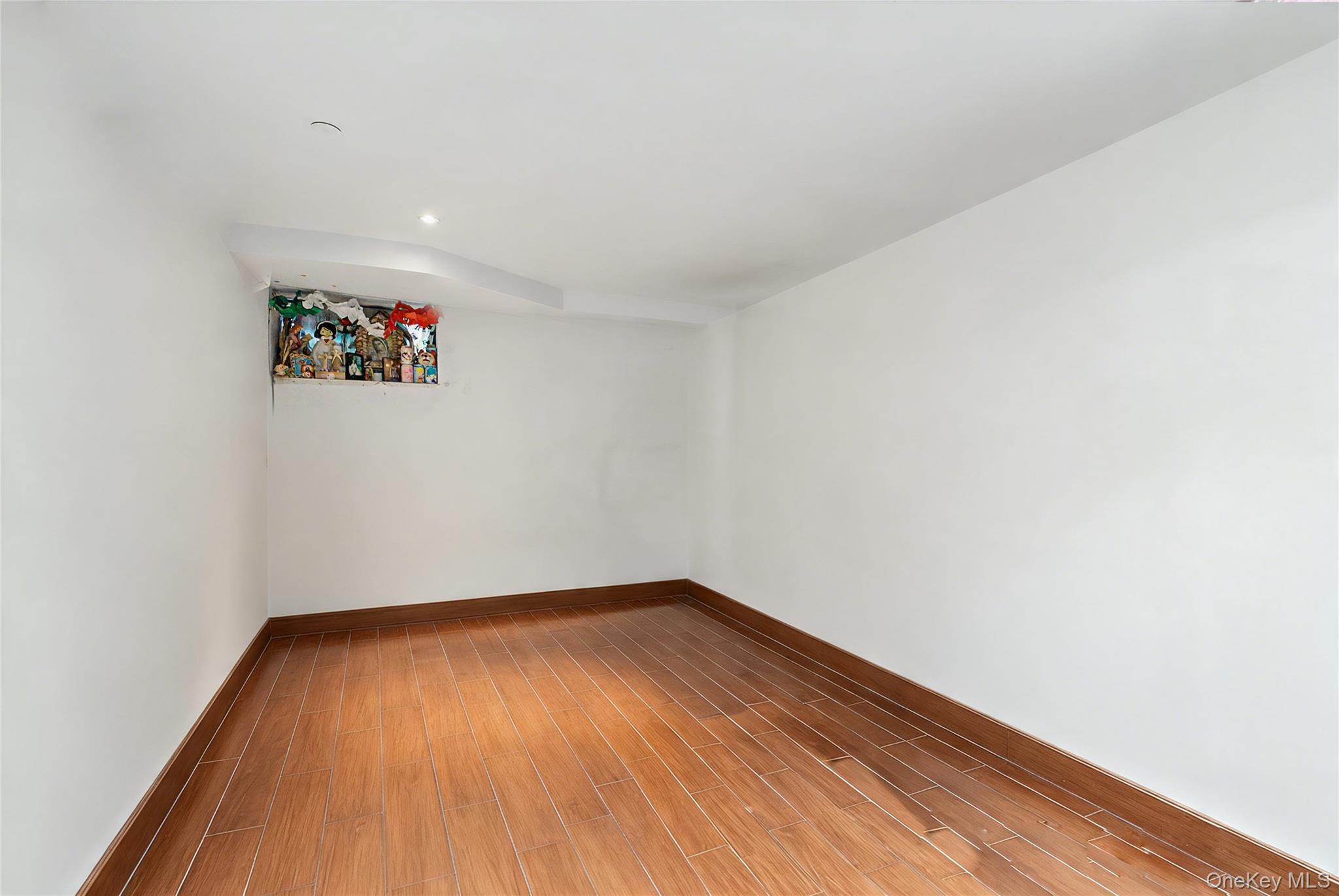 12-10 27th Avenue – For Sale photo 24