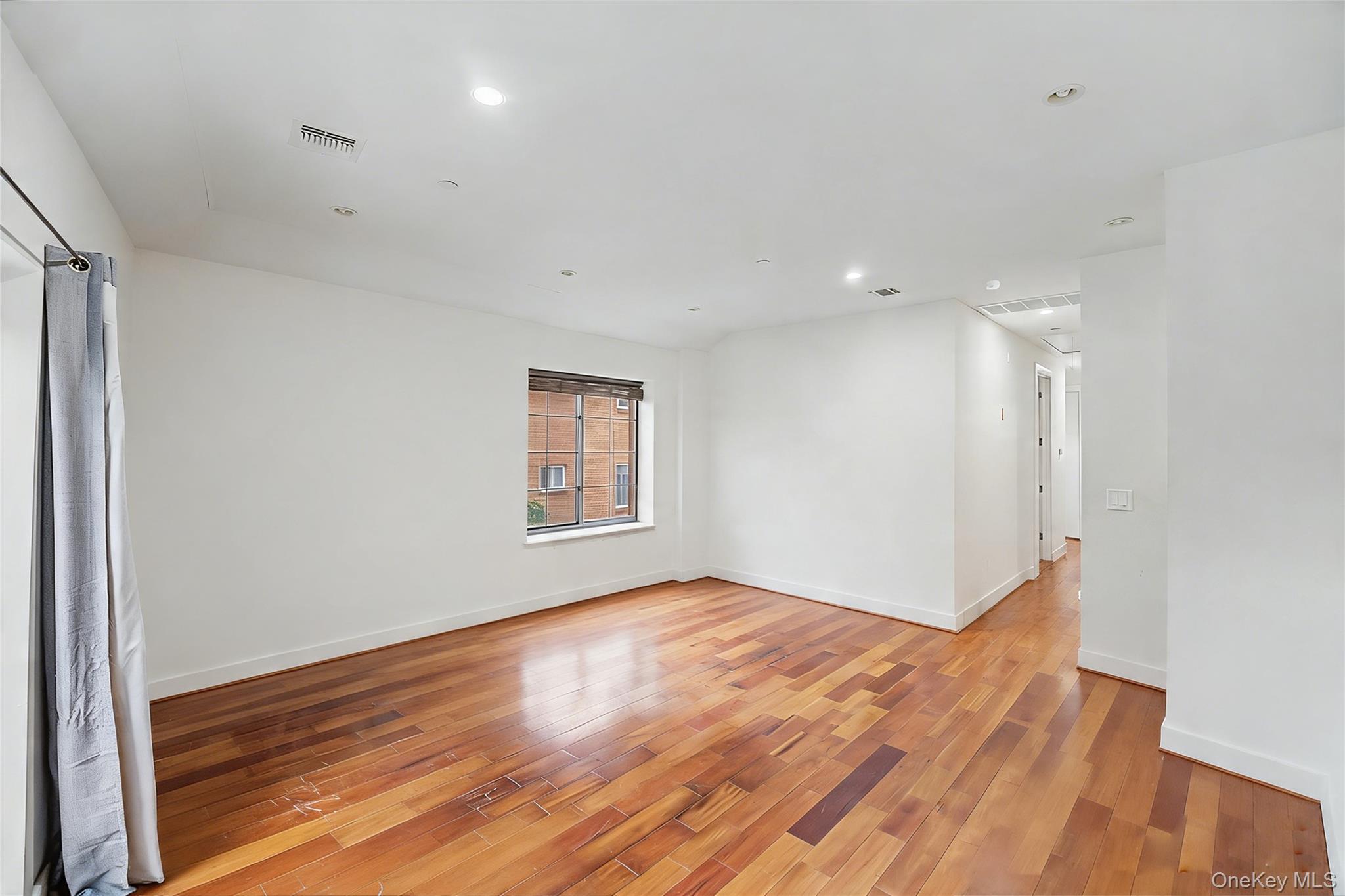 12-10 27th Avenue – For Sale photo 20