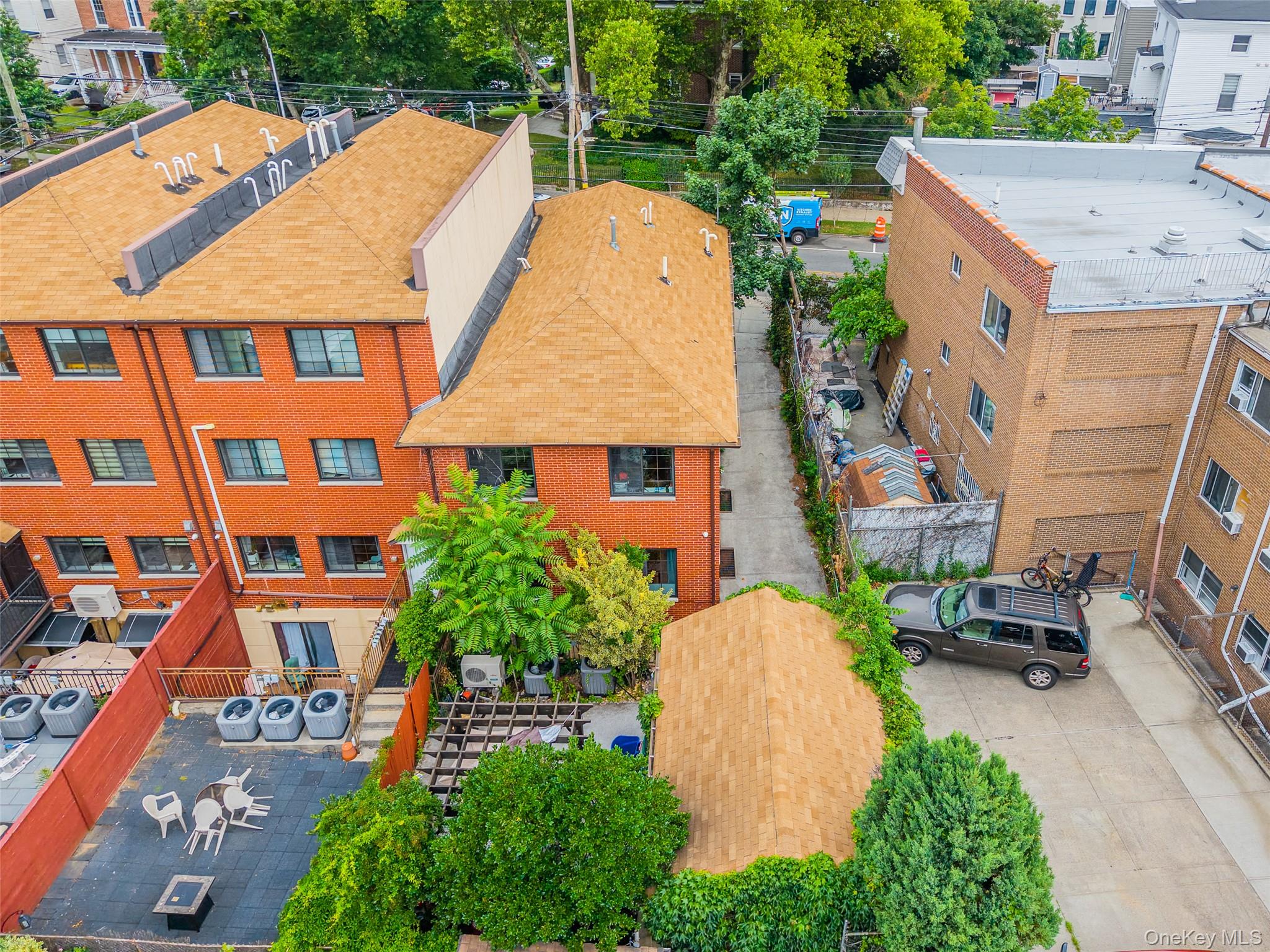 12-10 27th Avenue – For Sale photo 5
