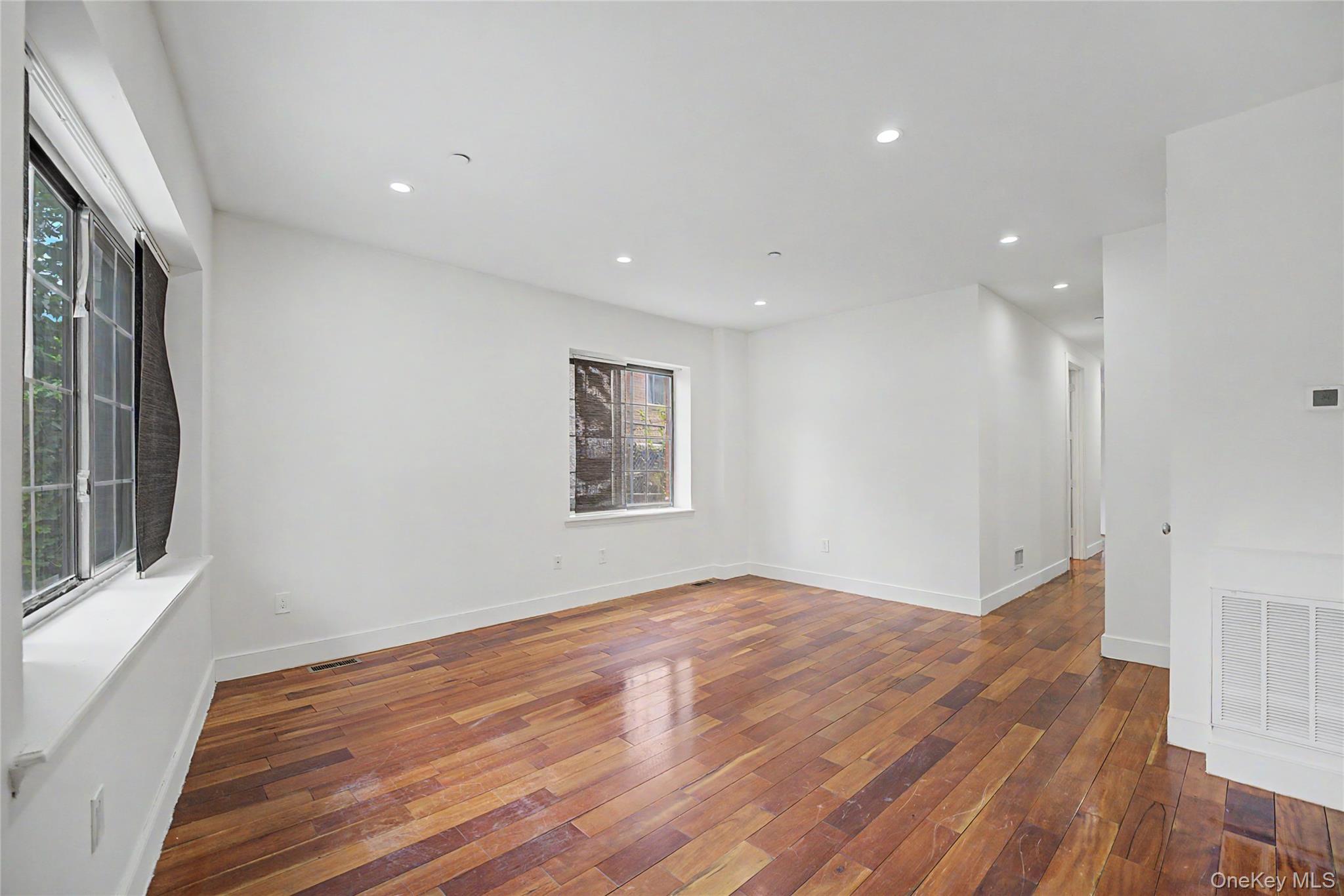12-10 27th Avenue – For Sale photo 28