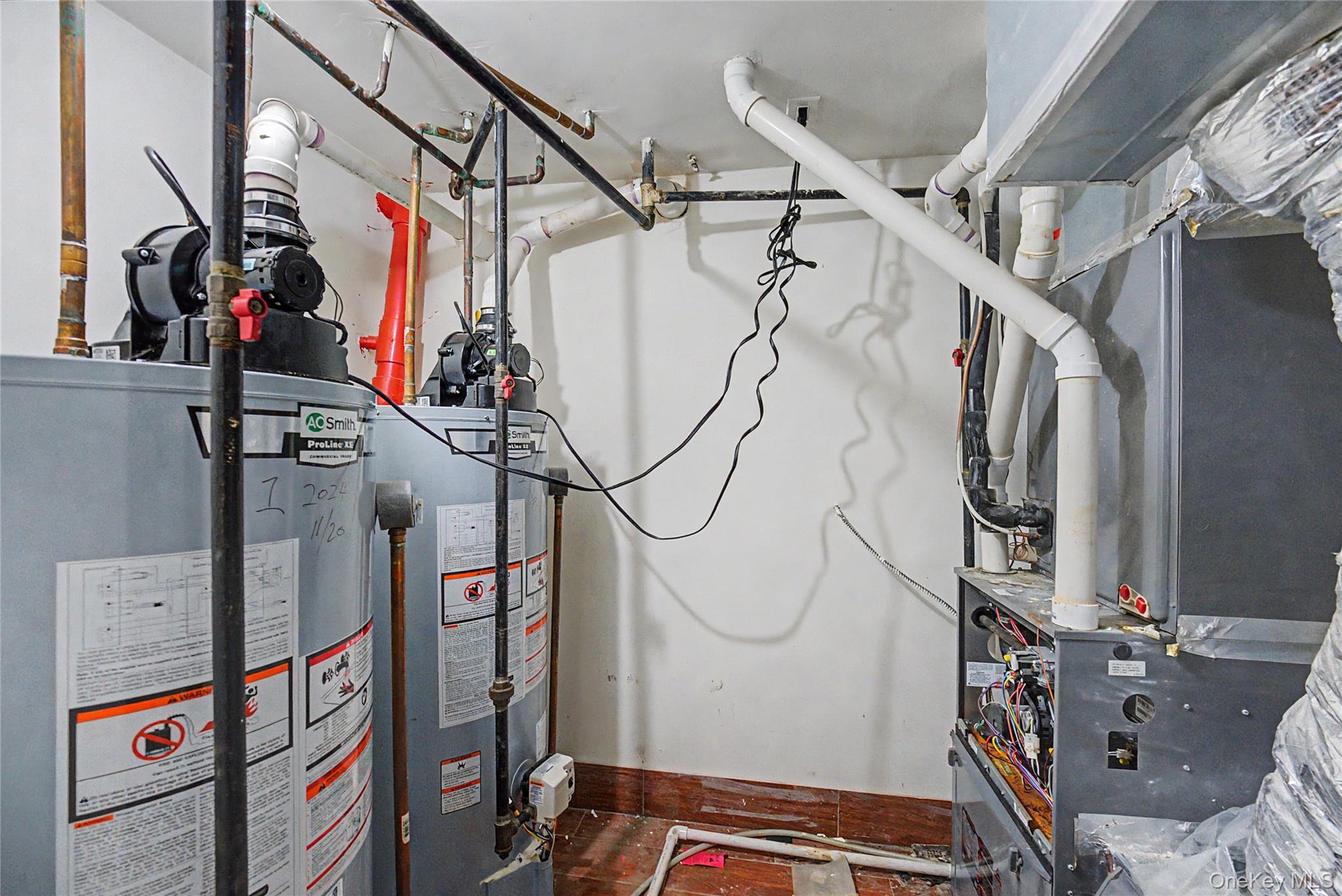 12-10 27th Avenue – For Sale photo 39
