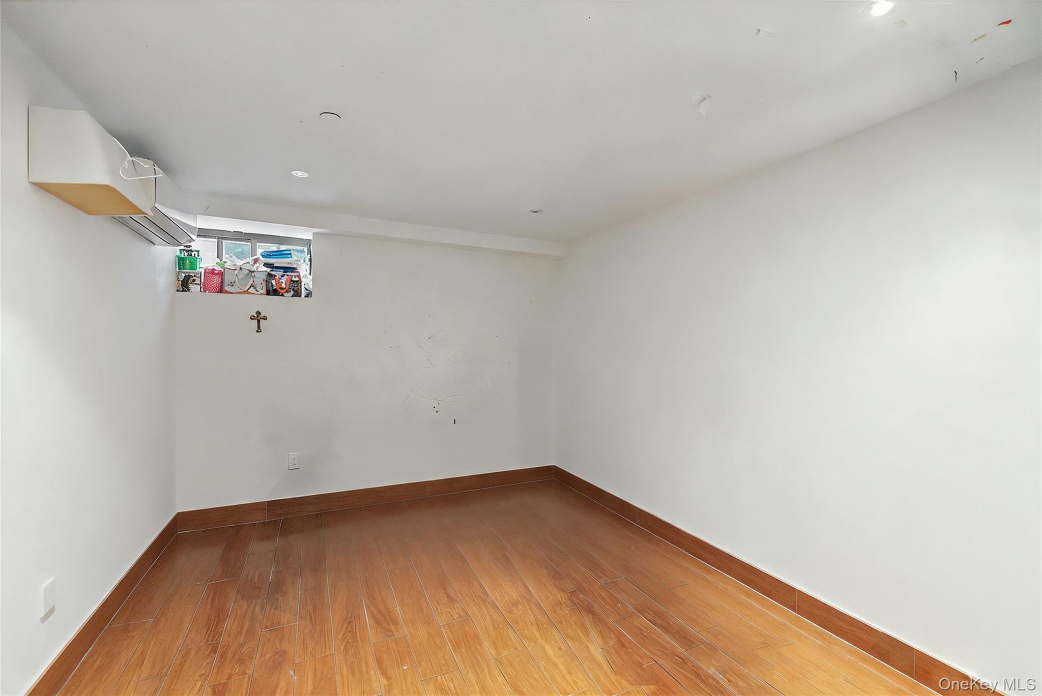 12-10 27th Avenue – For Sale photo 25