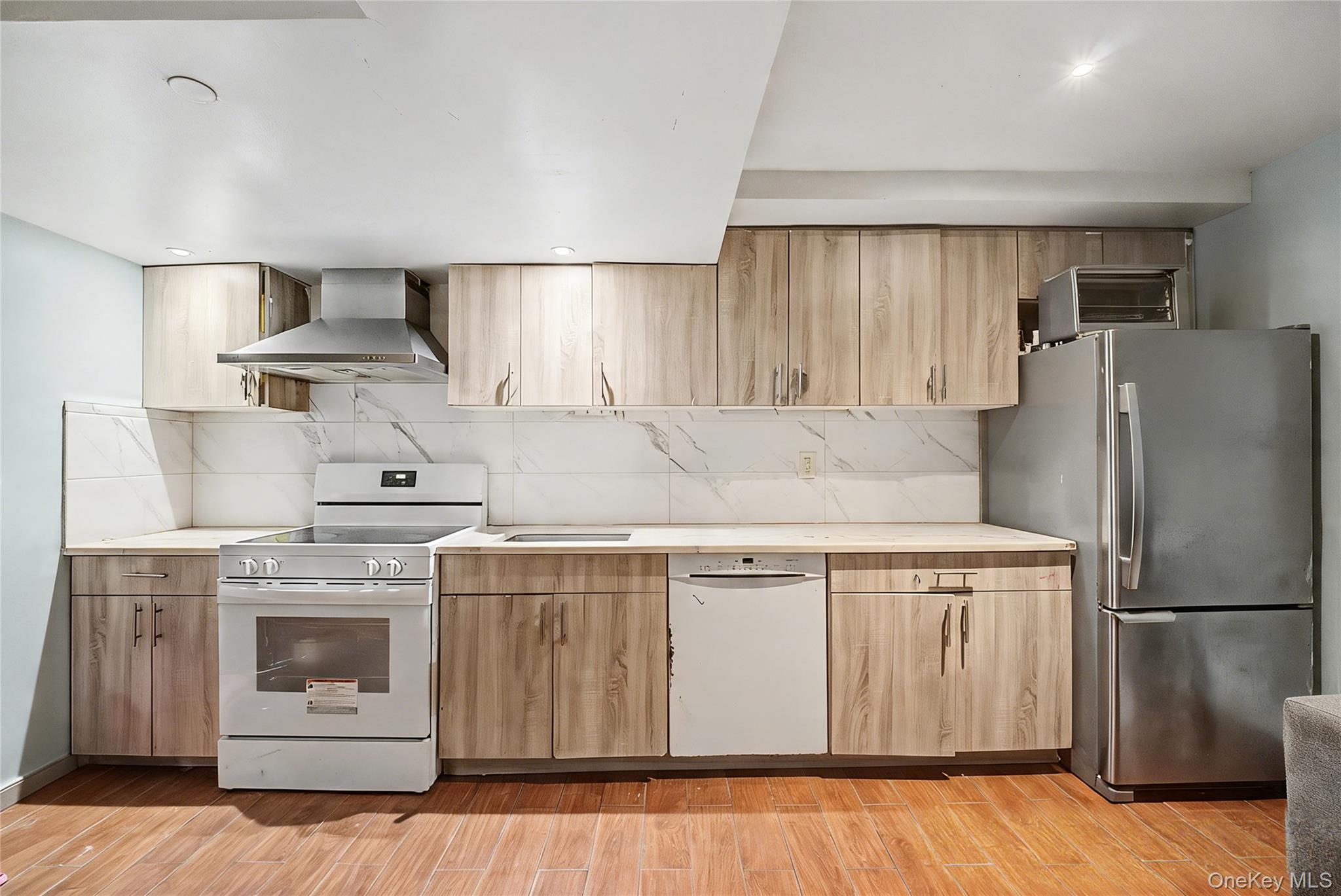 12-10 27th Avenue – For Sale photo 22
