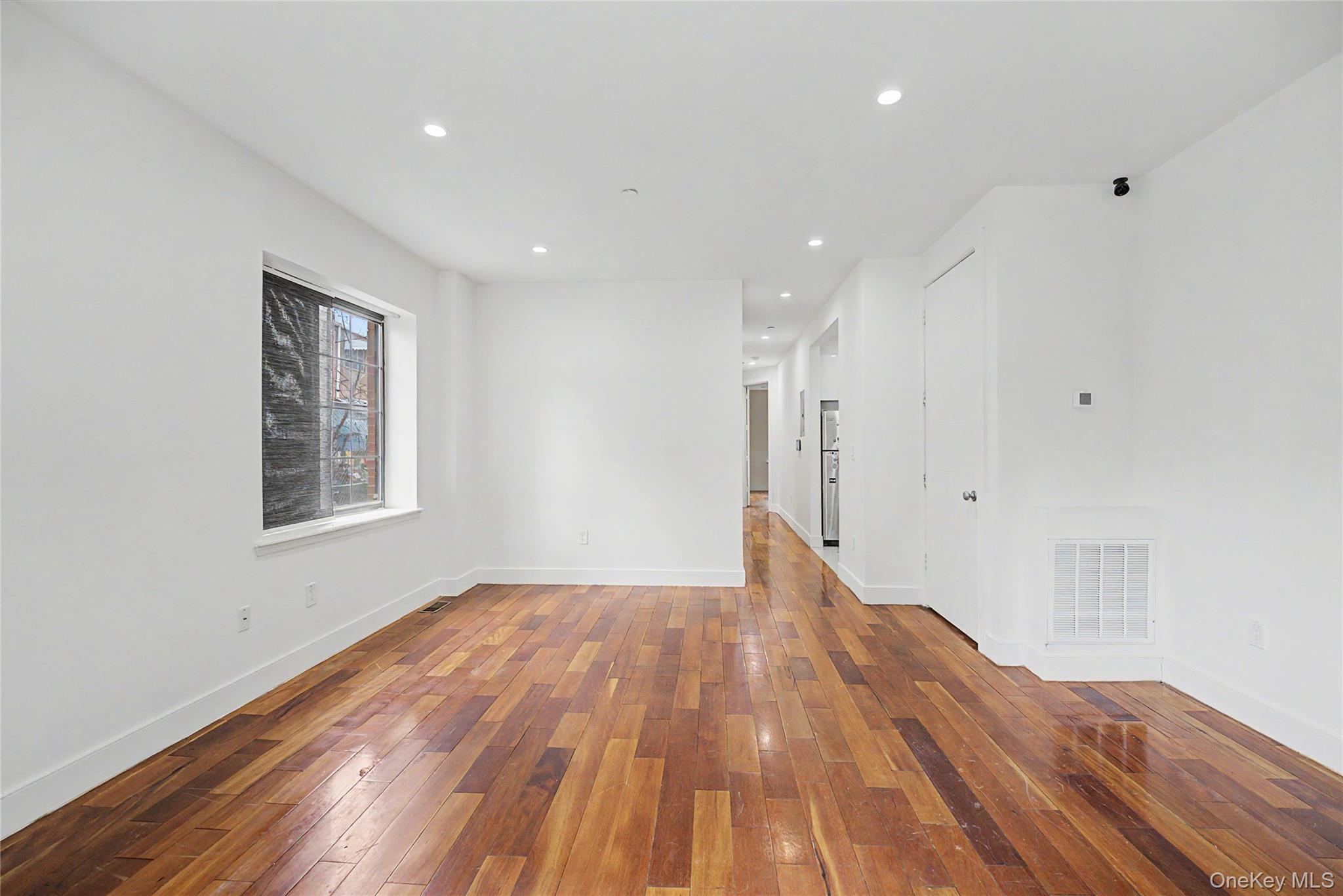 12-10 27th Avenue – For Sale photo 30