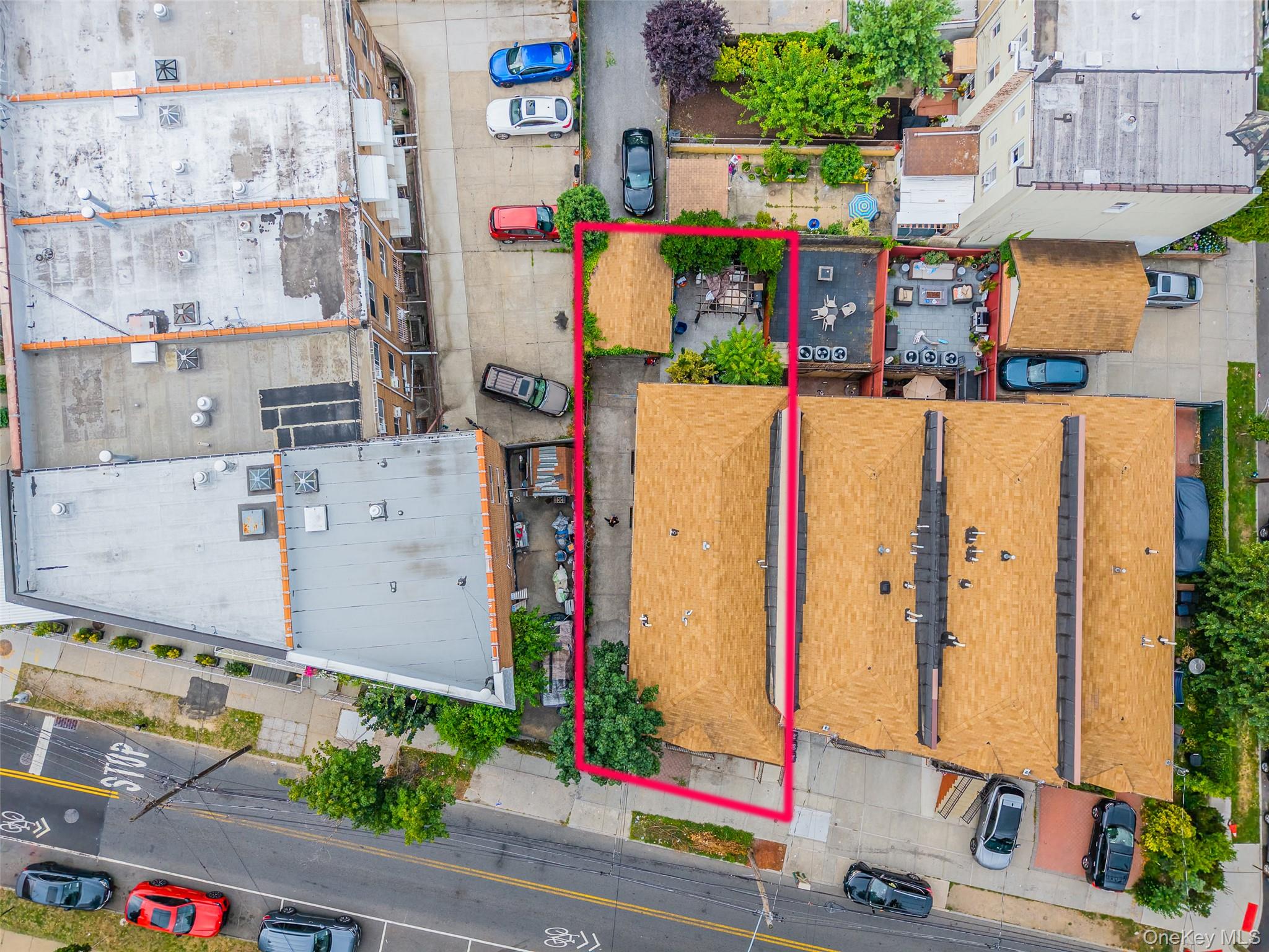 12-10 27th Avenue – For Sale photo 3