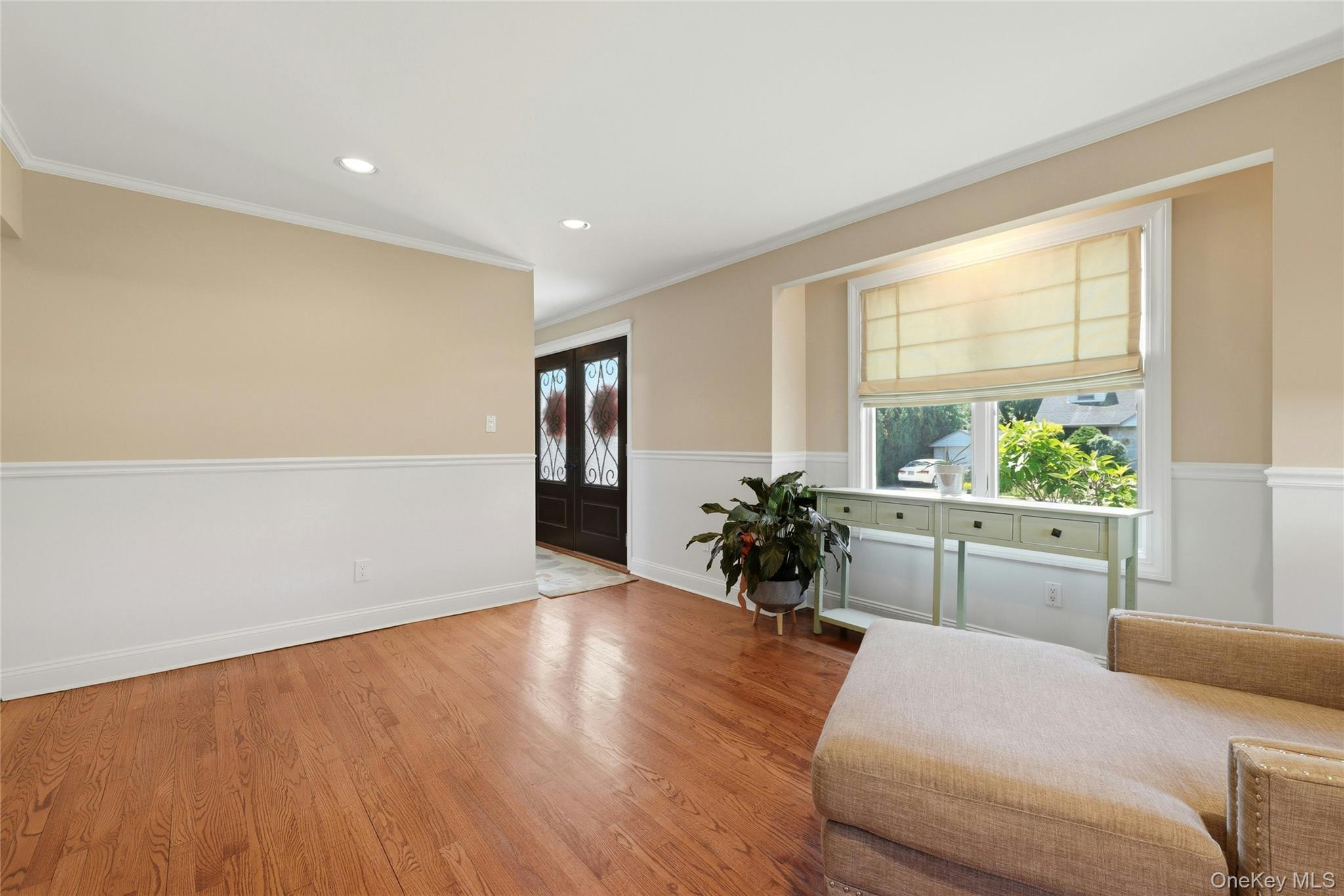 852 Jackson Avenue – For Sale photo 3