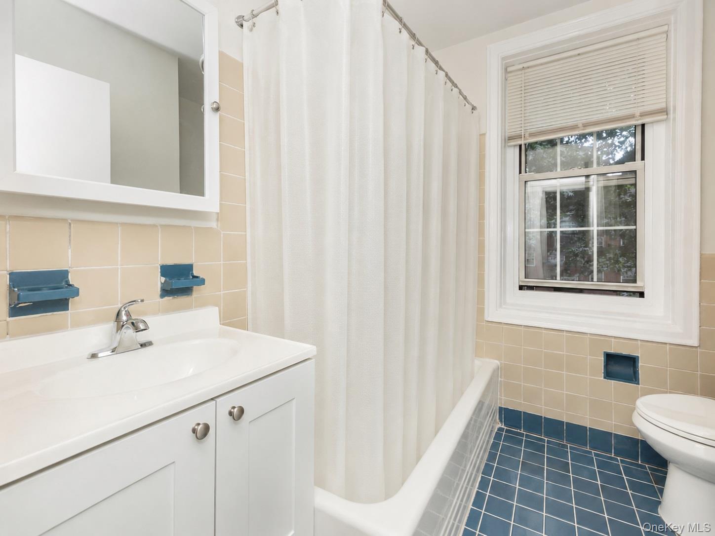 1344 Midland Avenue, Unit 3E photo 17