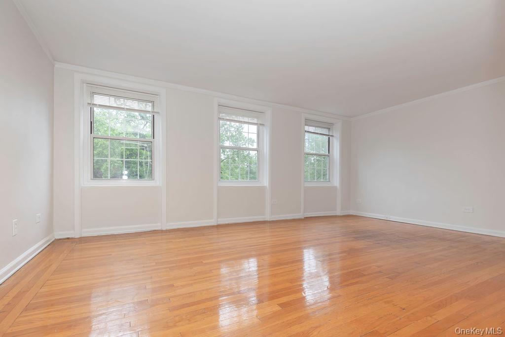 1344 Midland Avenue, Unit 3E photo 7