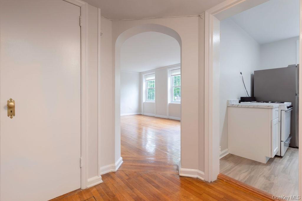 1344 Midland Avenue, Unit 3E photo 12