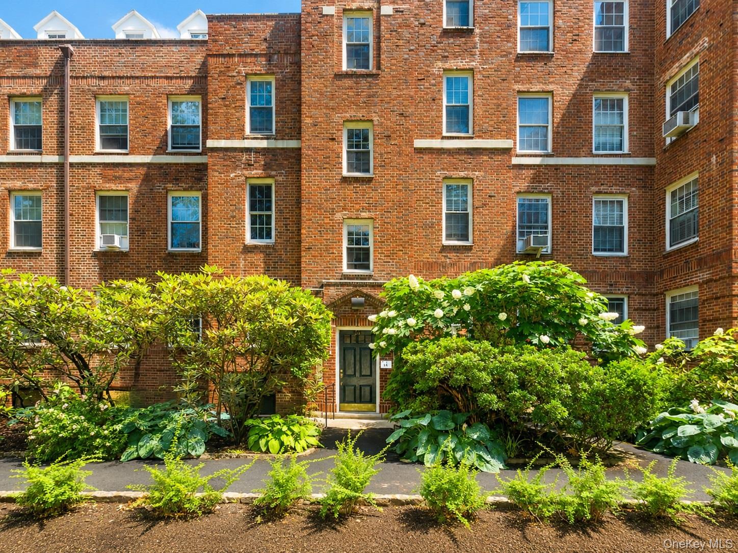 1344 Midland Avenue, Unit 3E