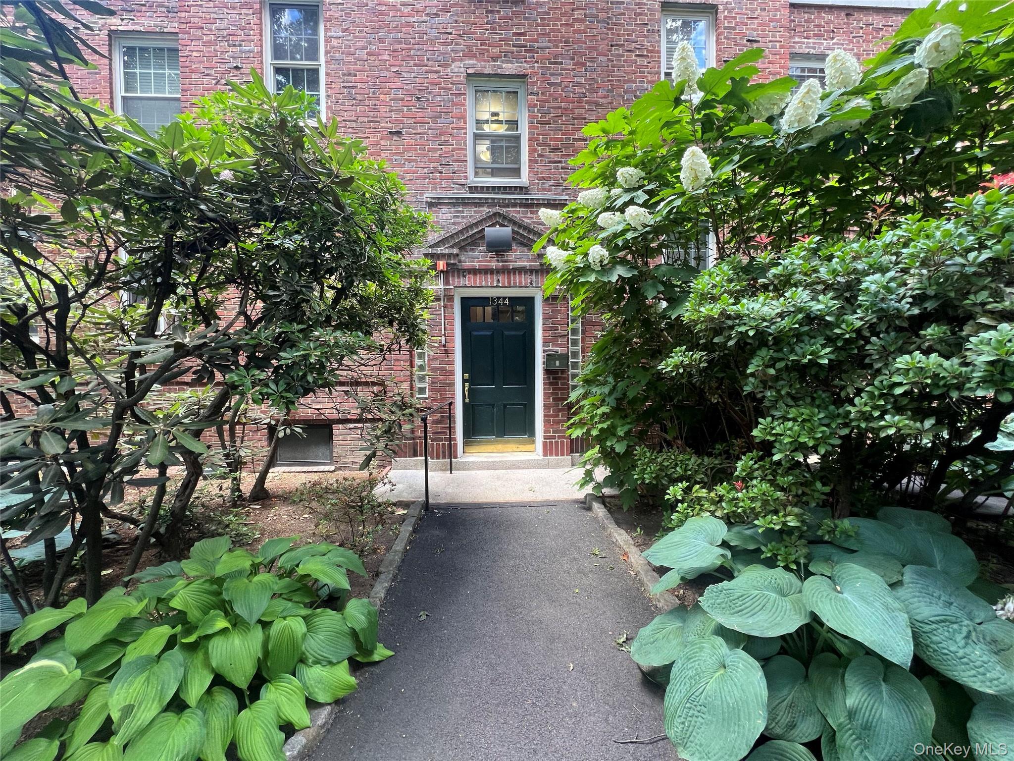 1344 Midland Avenue, Unit 3E photo 31