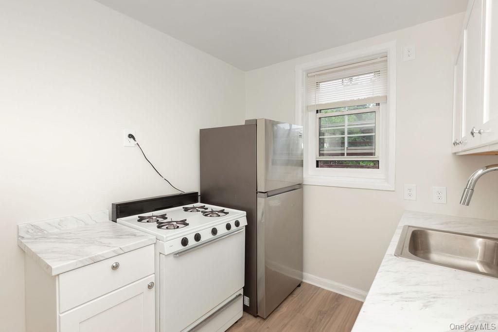 1344 Midland Avenue, Unit 3E photo 13