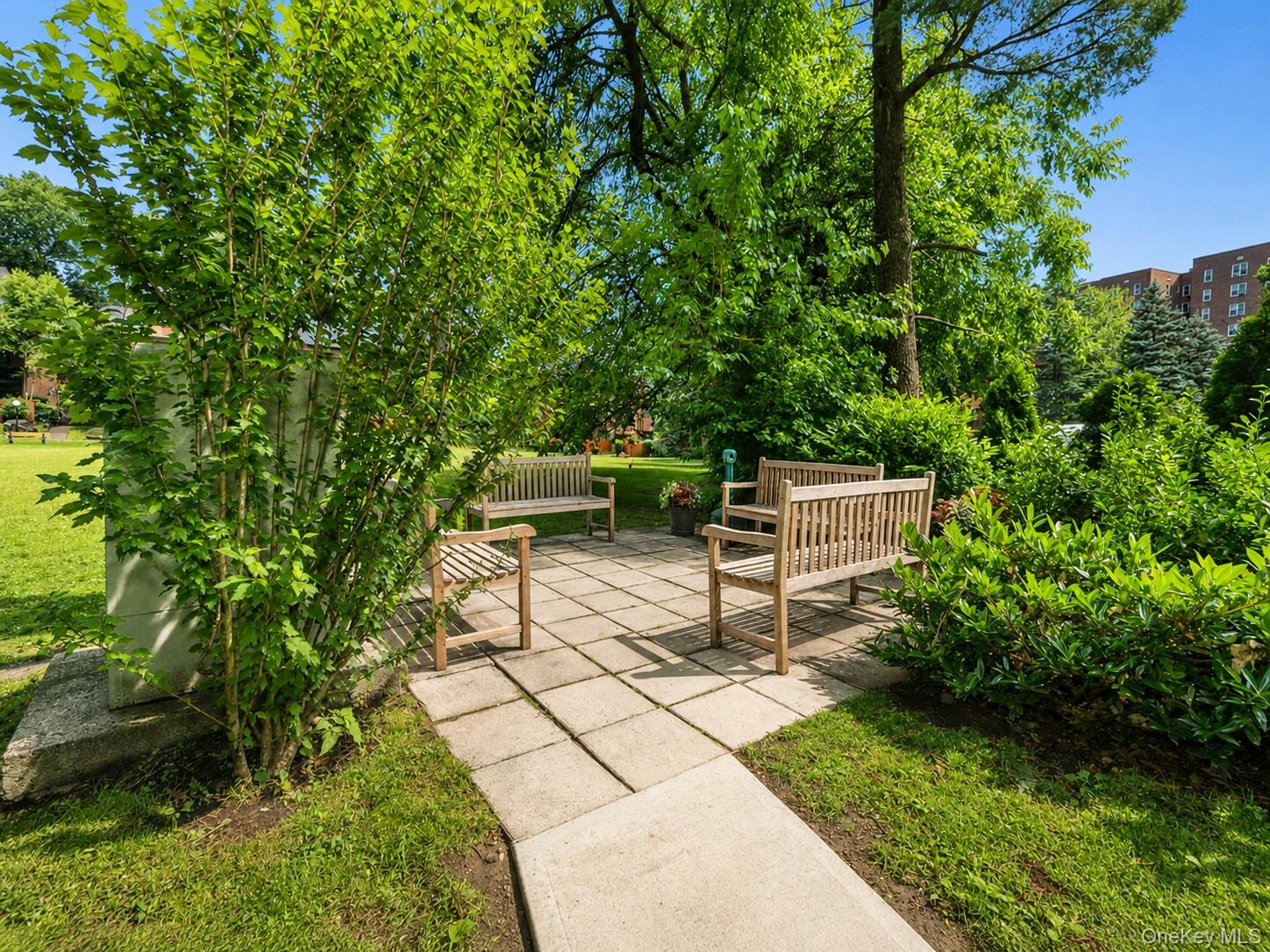 1344 Midland Avenue, Unit 3E photo 27