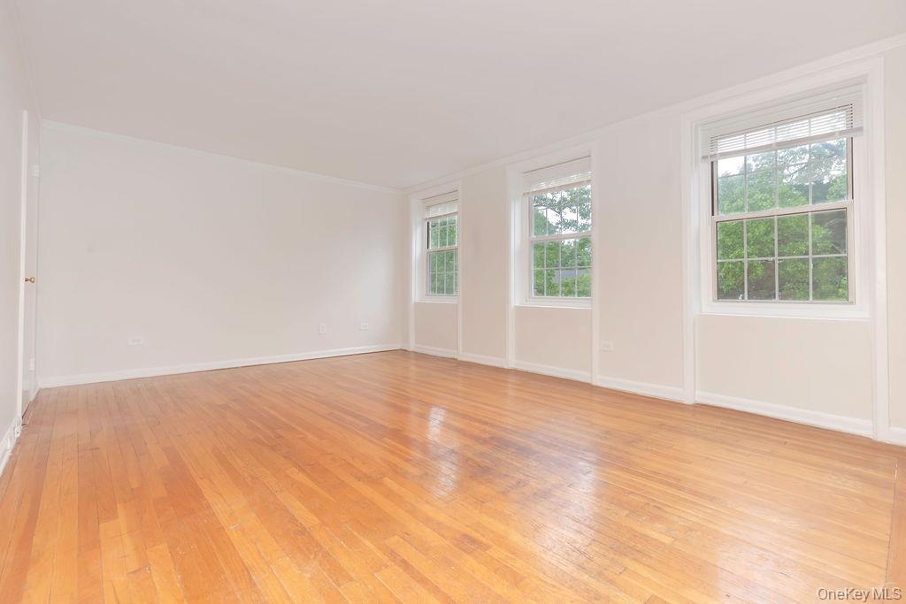 1344 Midland Avenue, Unit 3E photo 6
