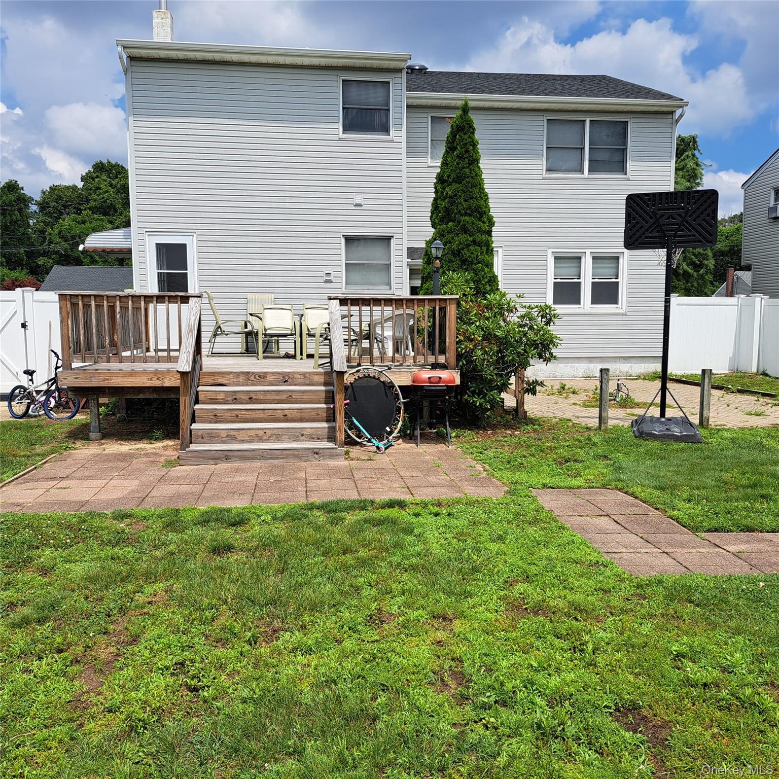 546 17th Street – For Sale photo 3