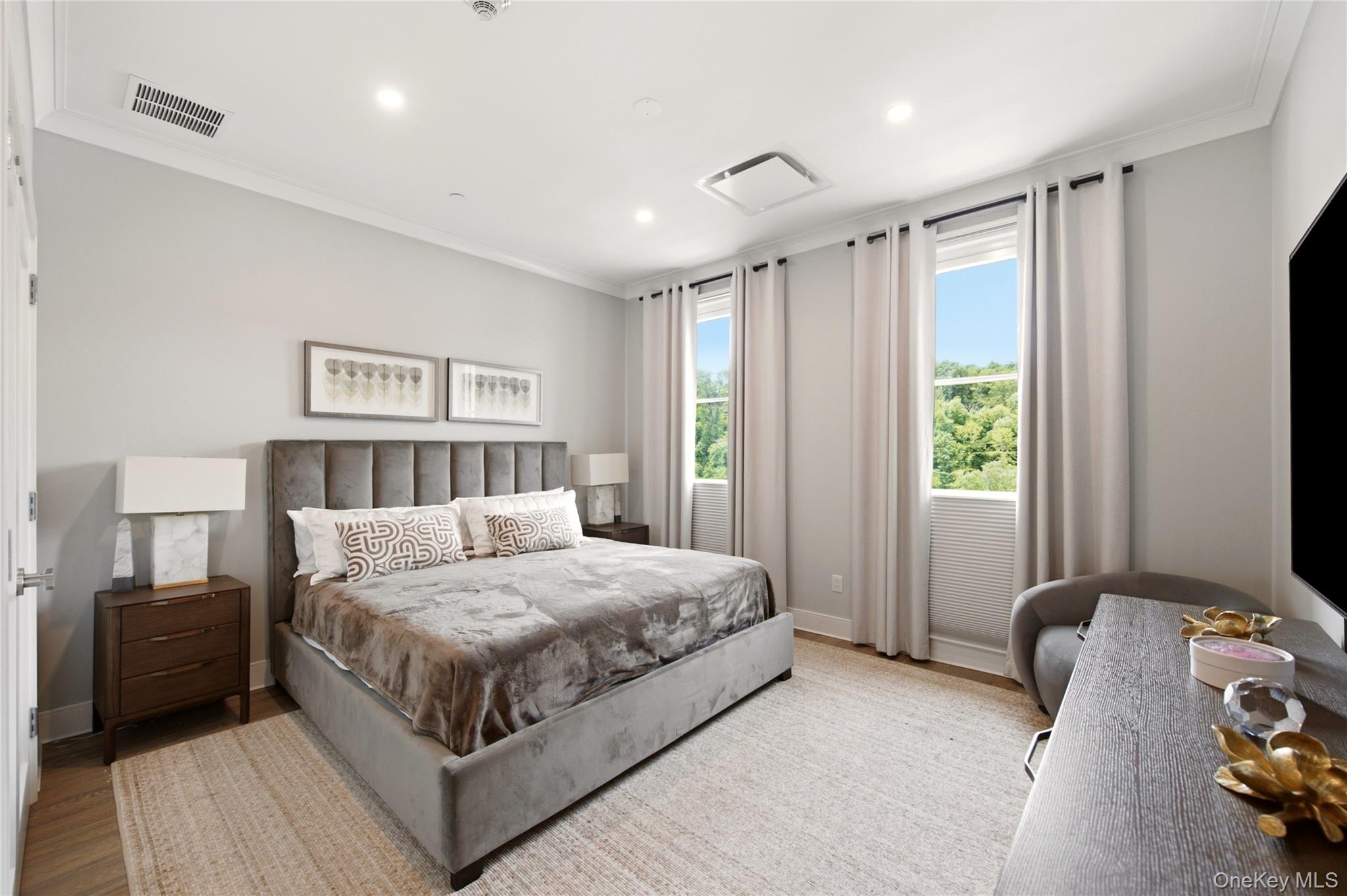 100 Garvies Point Road, Unit 1316 photo 5