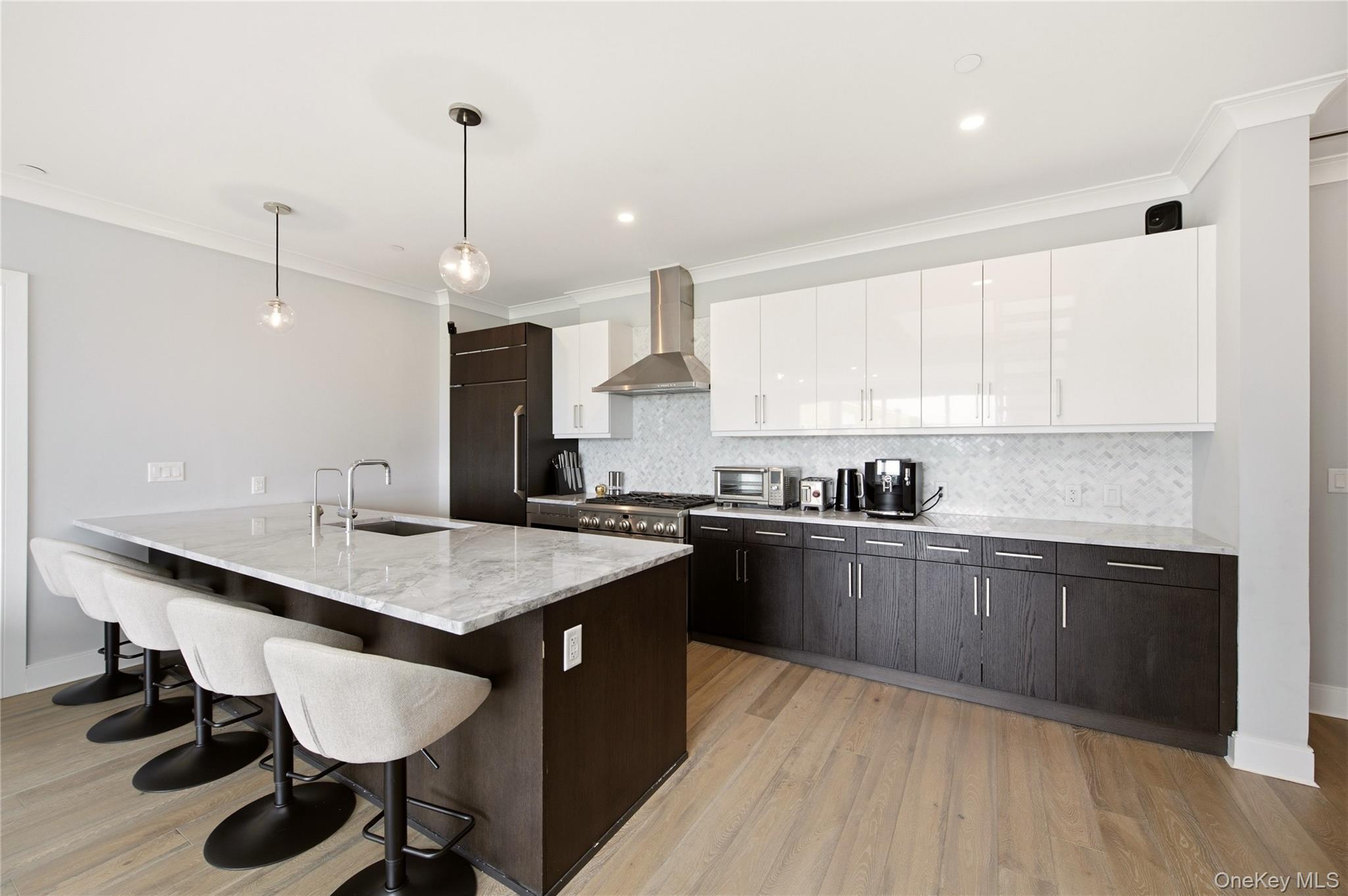 100 Garvies Point Road, Unit 1311 photo 7