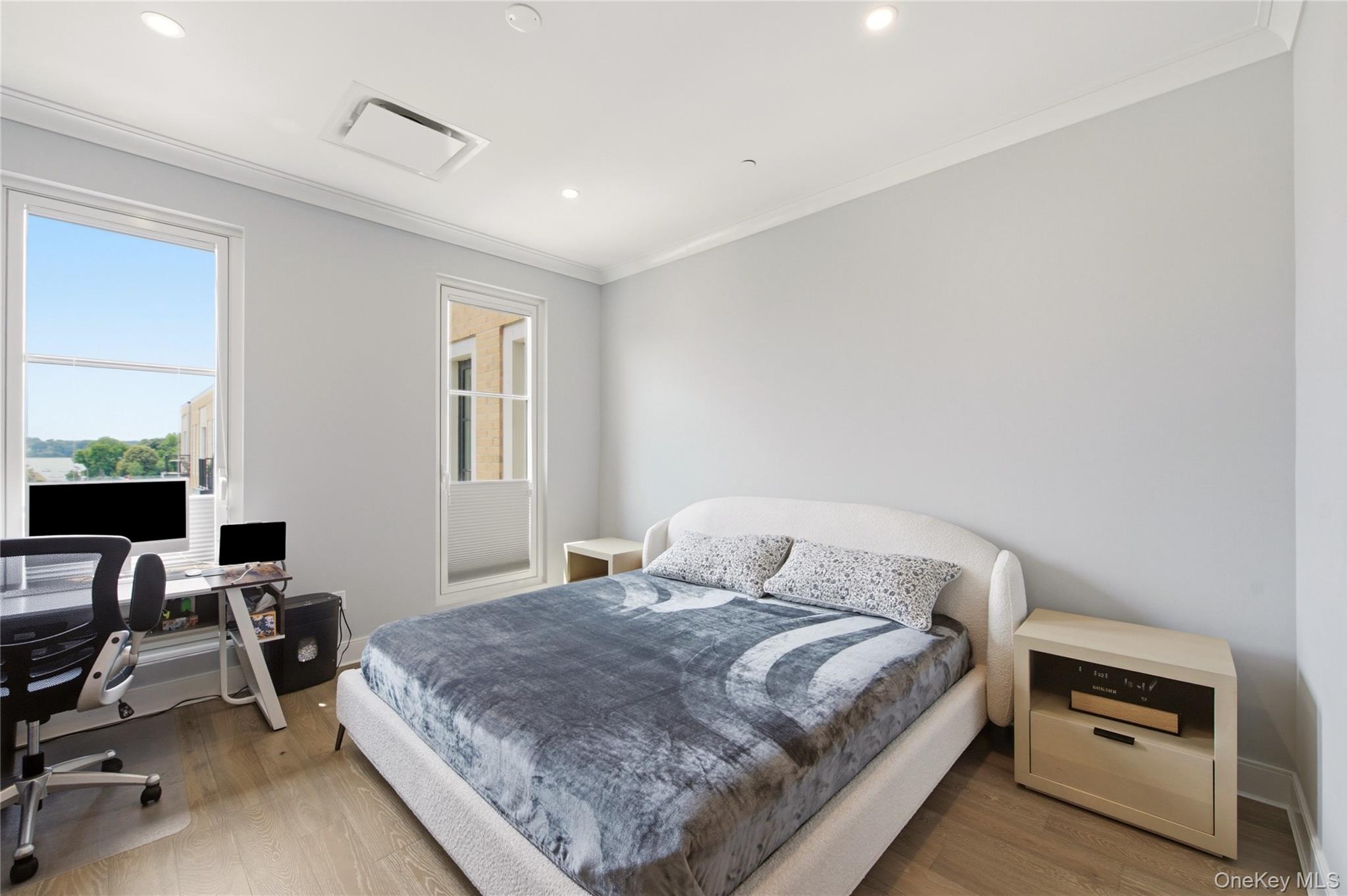 100 Garvies Point Road, Unit 1311 photo 14