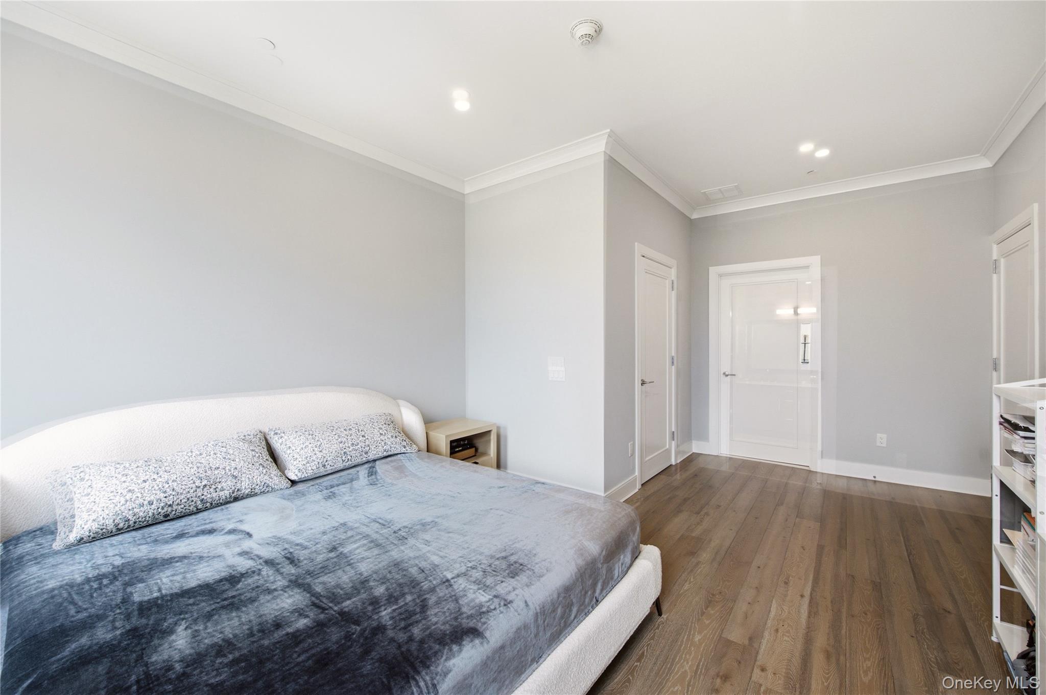 100 Garvies Point Road, Unit 1311 photo 15