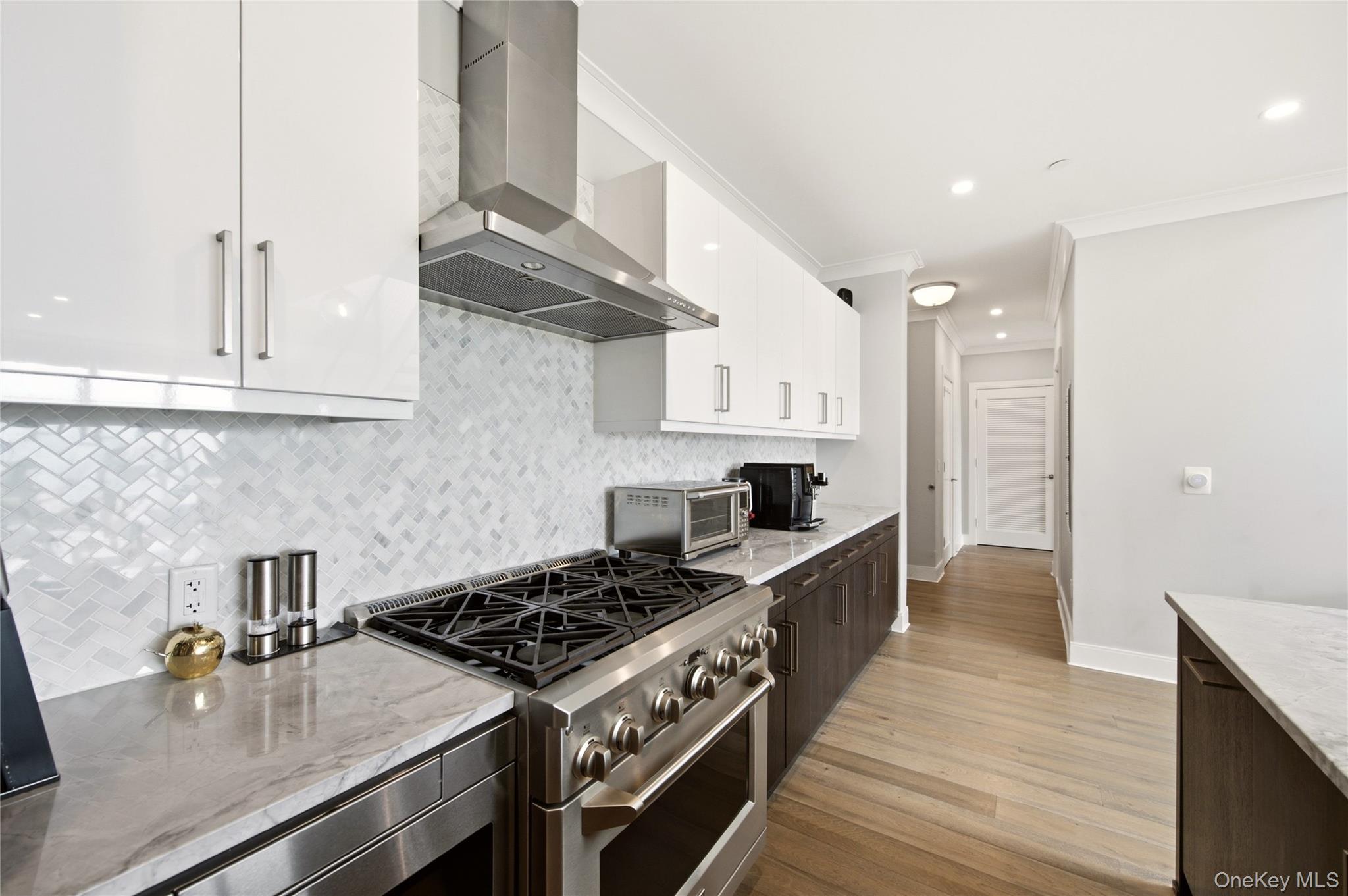 100 Garvies Point Road, Unit 1311 photo 10