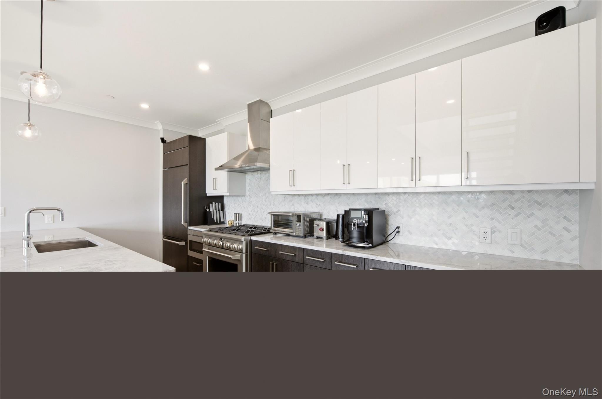 100 Garvies Point Road, Unit 1311 photo 8