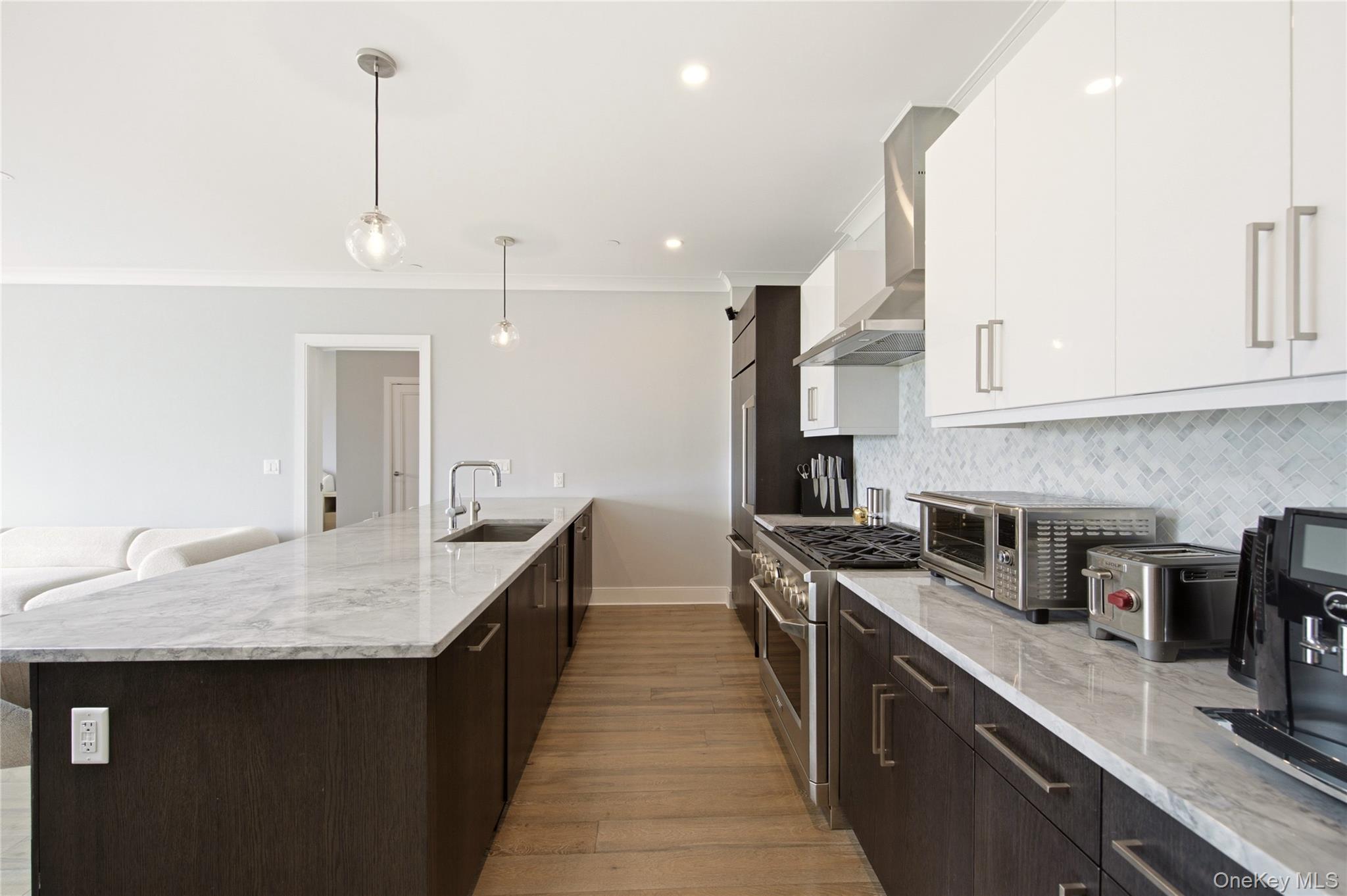 100 Garvies Point Road, Unit 1311 photo 9