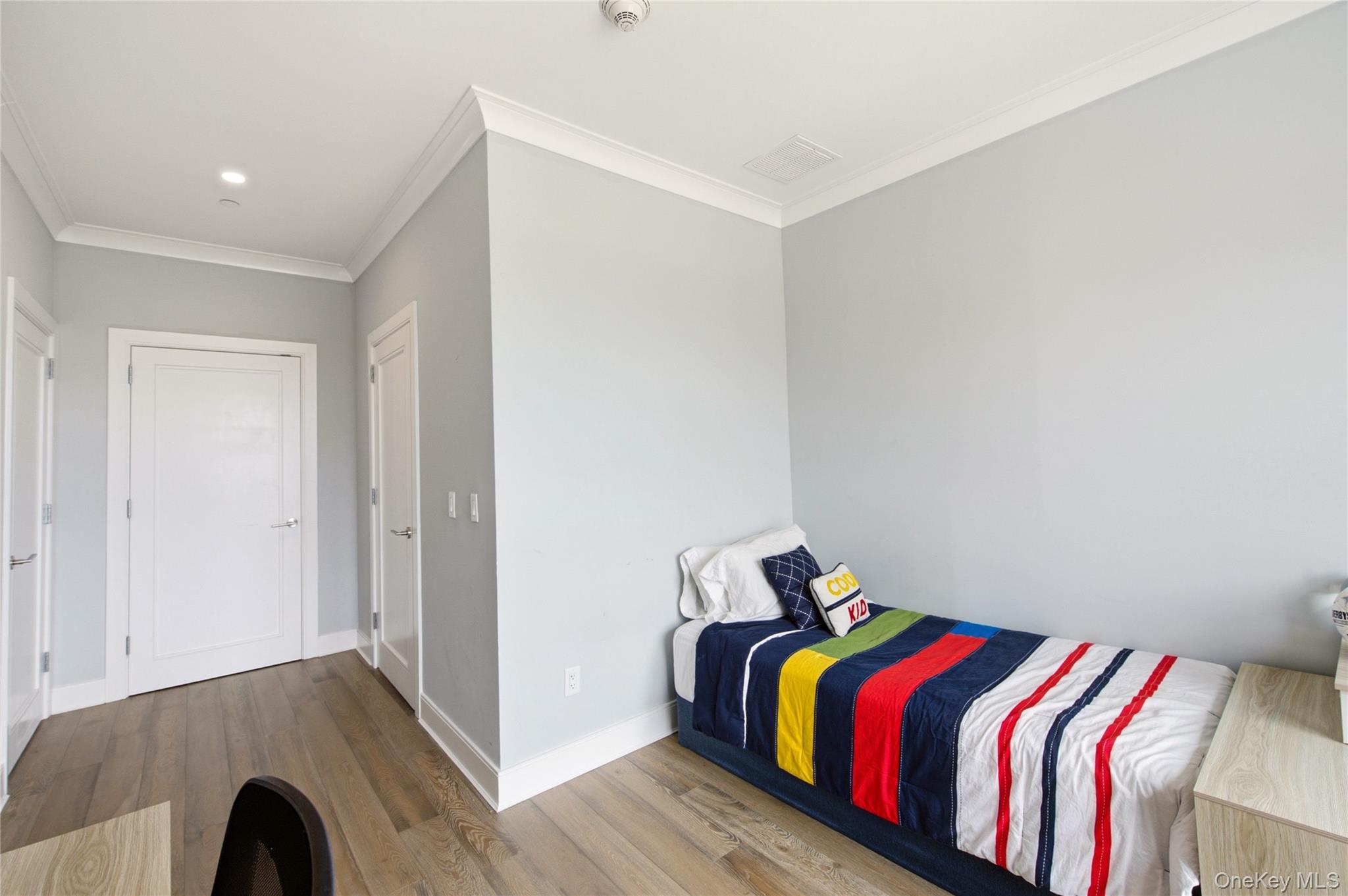 100 Garvies Point Road, Unit 1311 photo 20