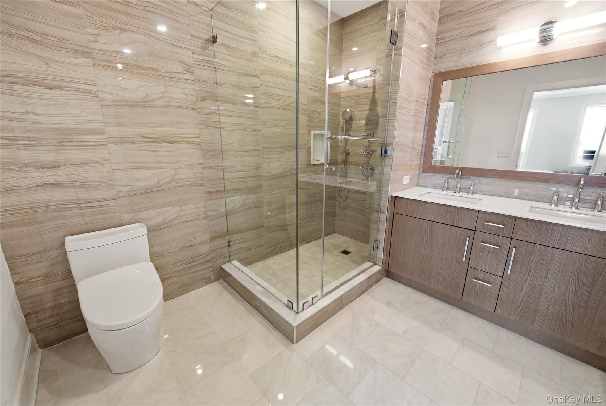 100 Garvies Point Road, Unit 1311 photo 16