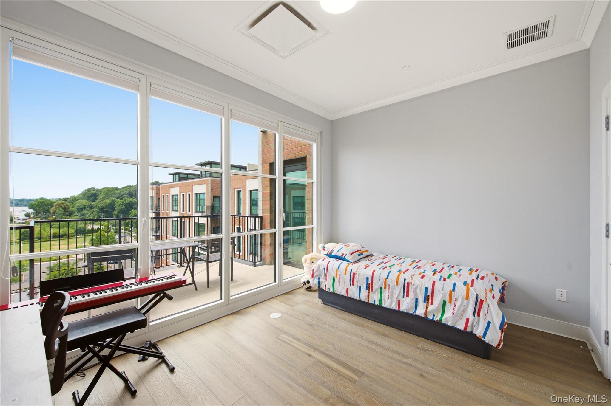 100 Garvies Point Road, Unit 1311 photo 18