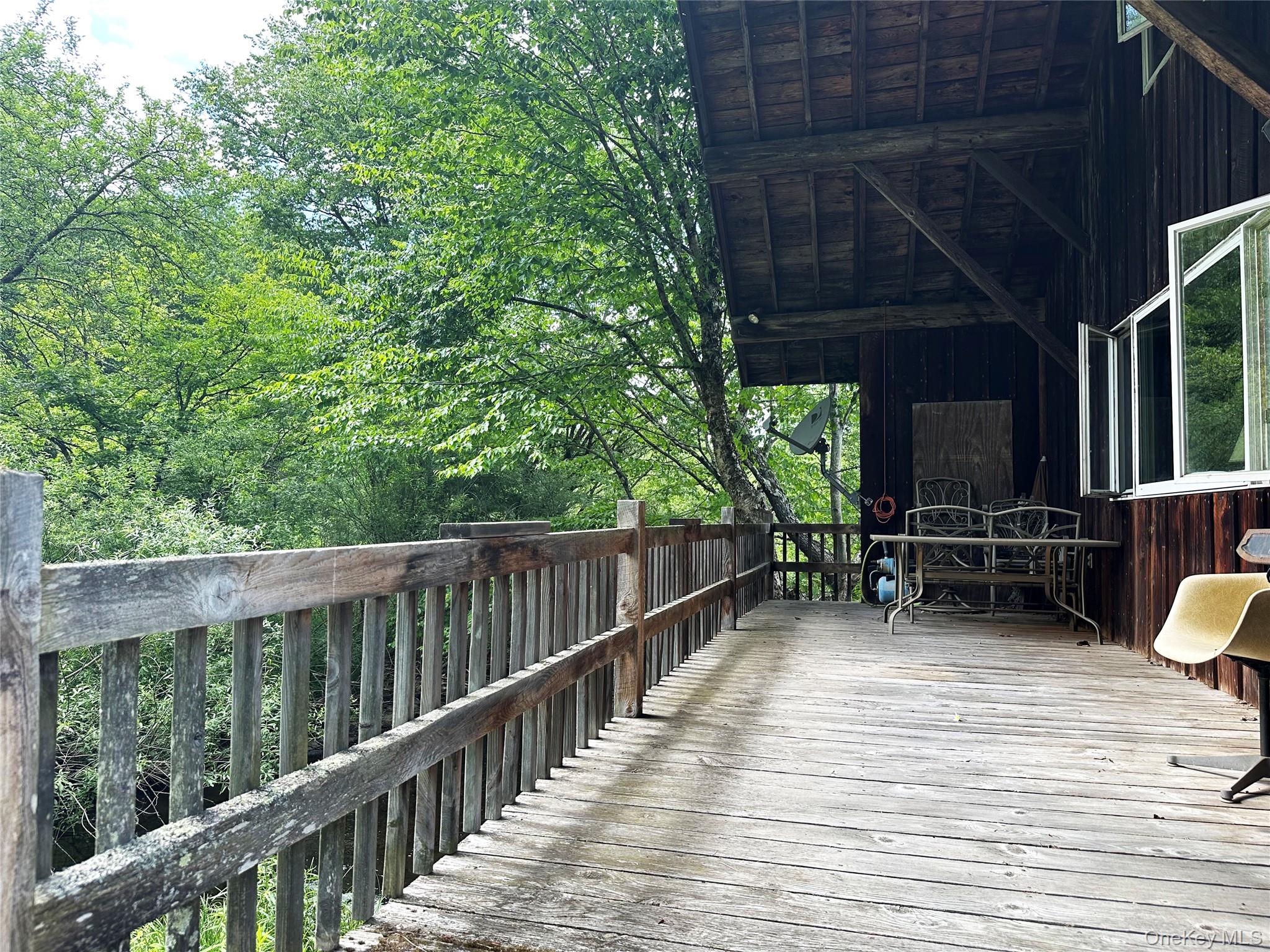 818 Methol Road – For Sale photo 2