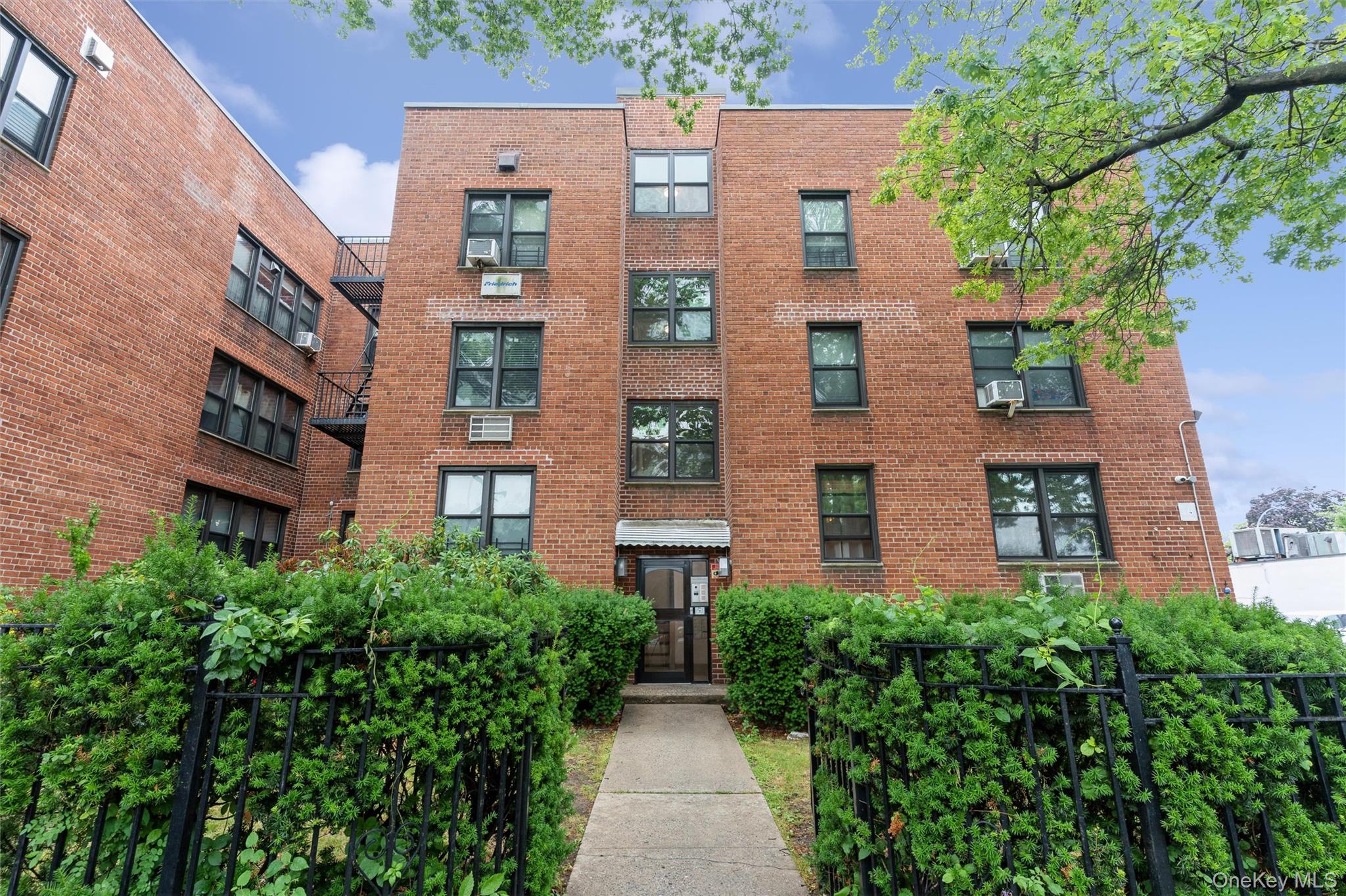182-12 Horace Harding Expressway, Unit 1K photo 11