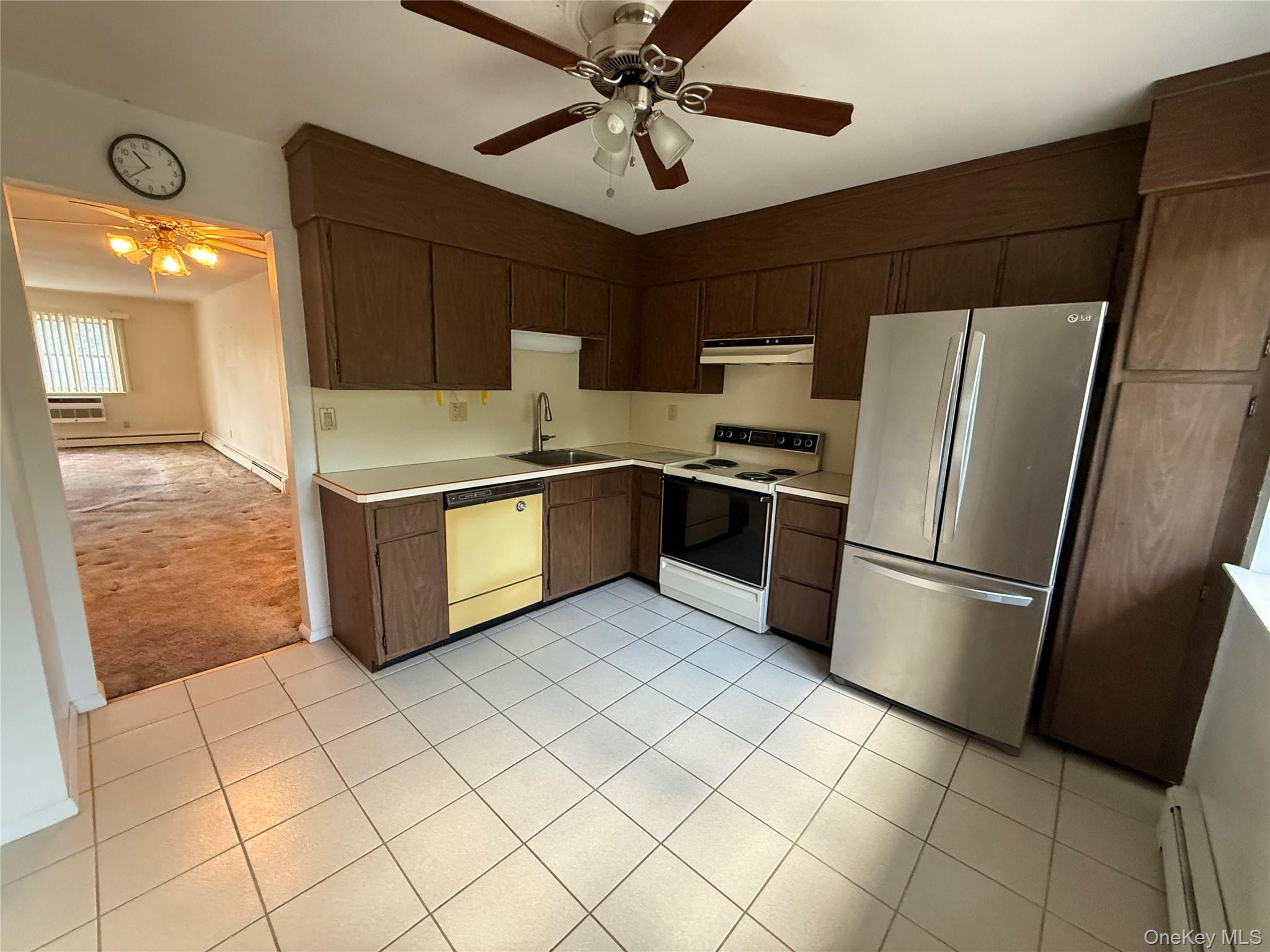 1840 Crompond Road, Unit 7D4 photo 3