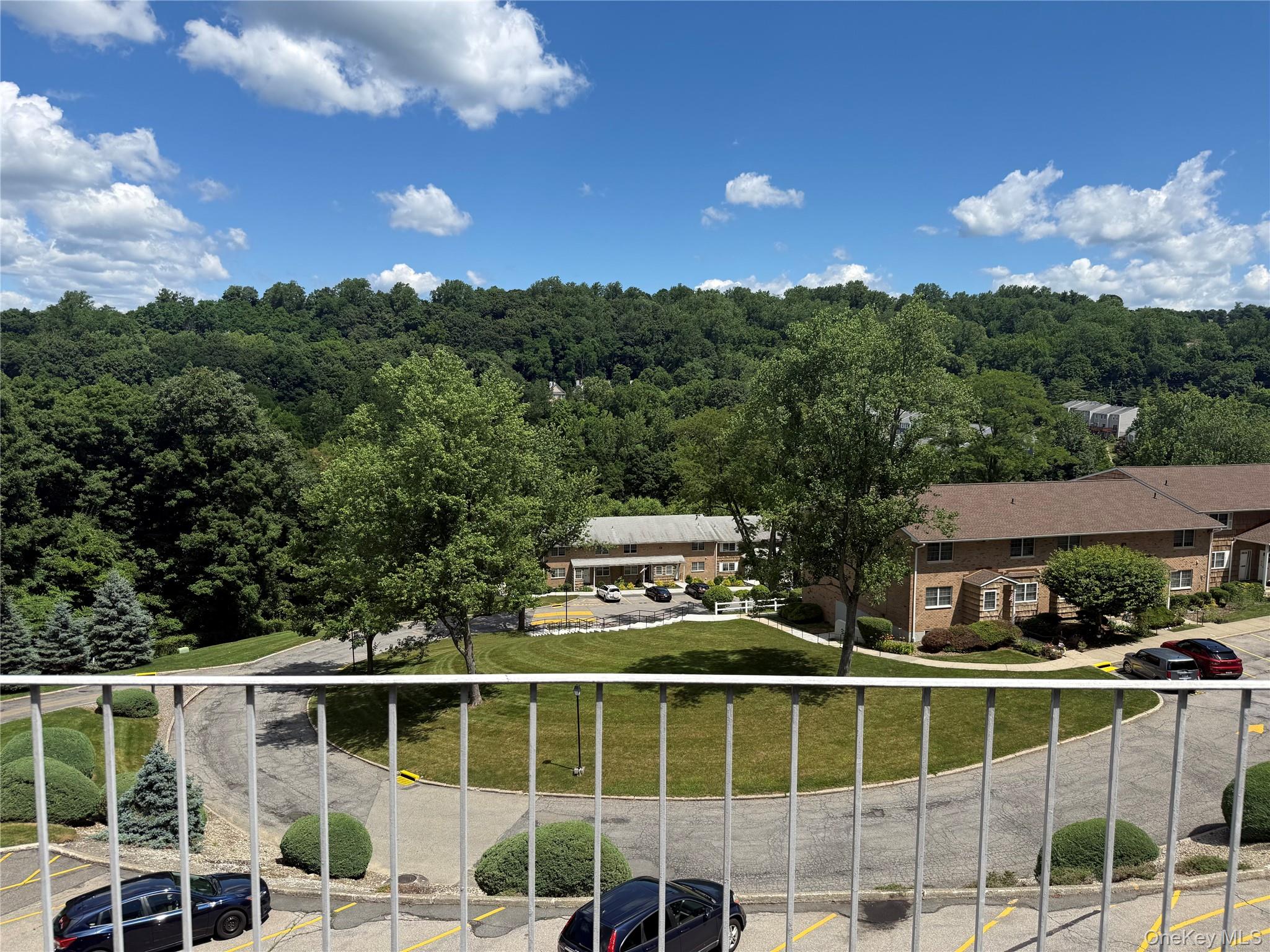 1840 Crompond Road, Unit 7D4 photo 10