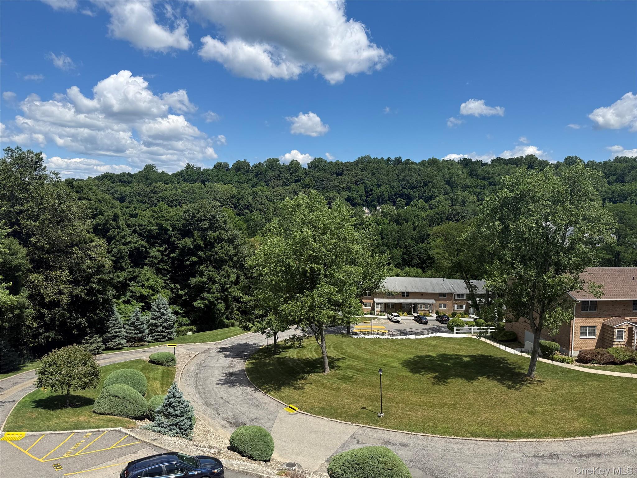 1840 Crompond Road, Unit 7D4 photo 11