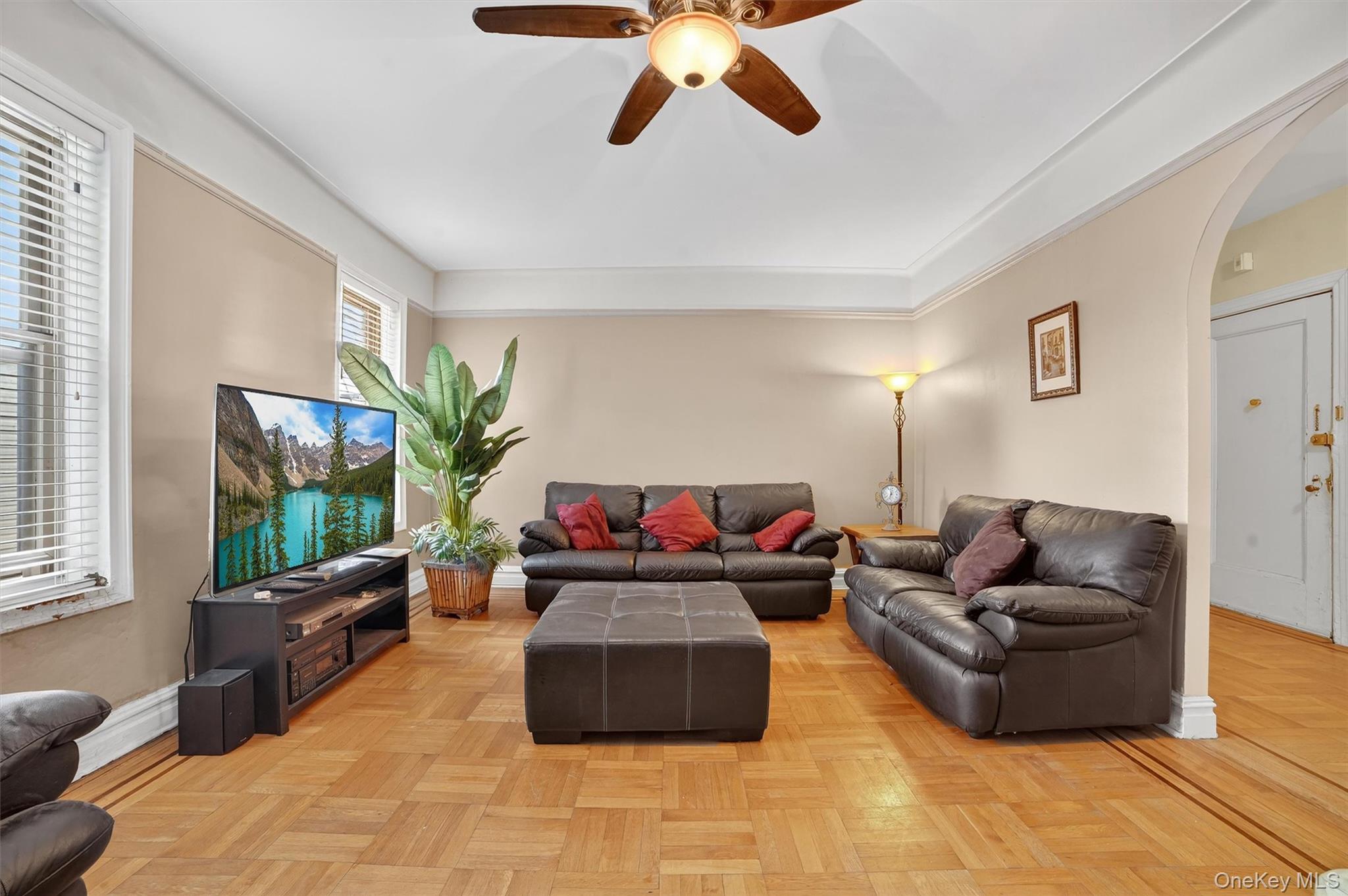 219 Bronx River Road, Unit 2L photo 6