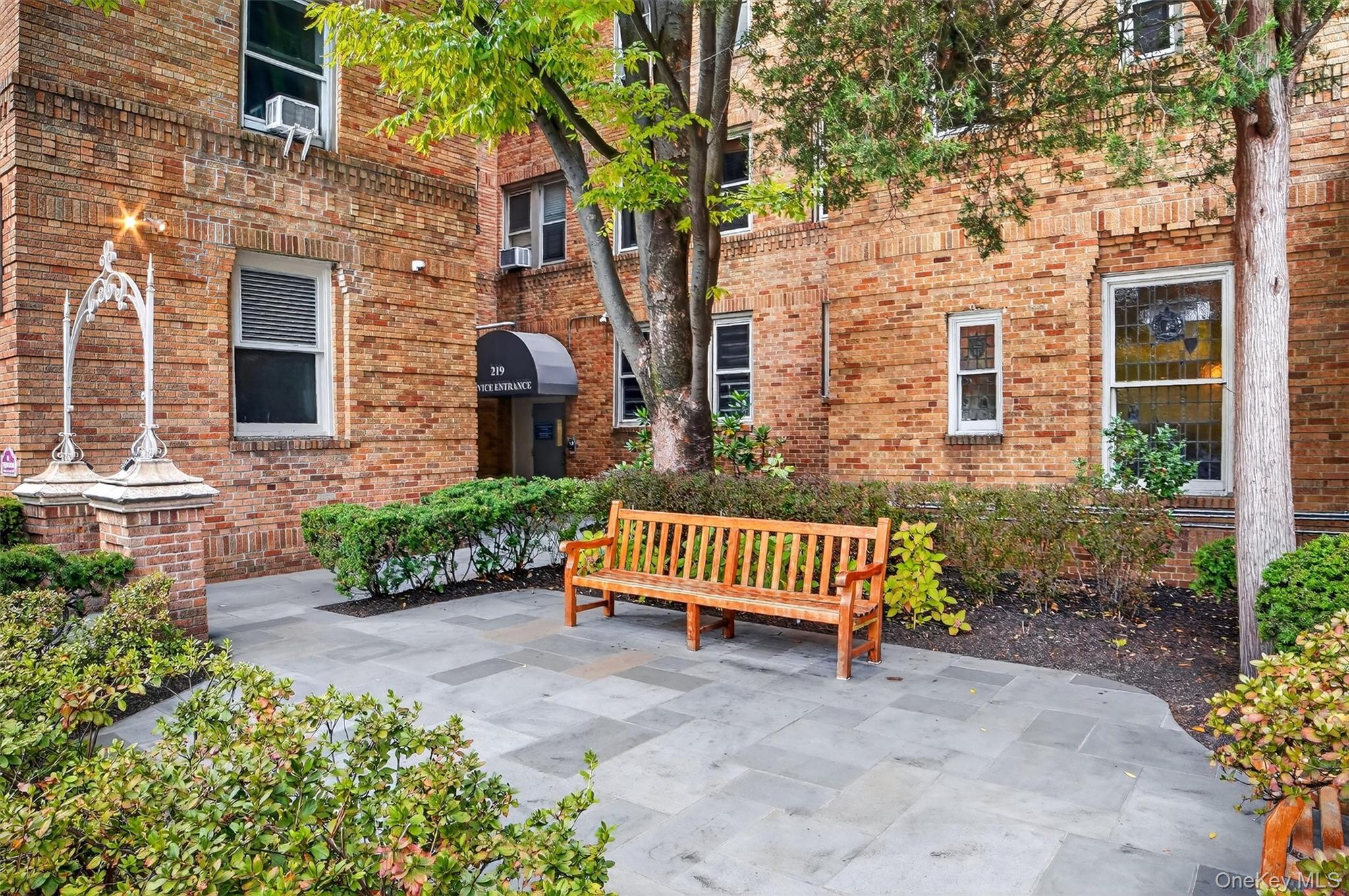 219 Bronx River Road, Unit 2L photo 28
