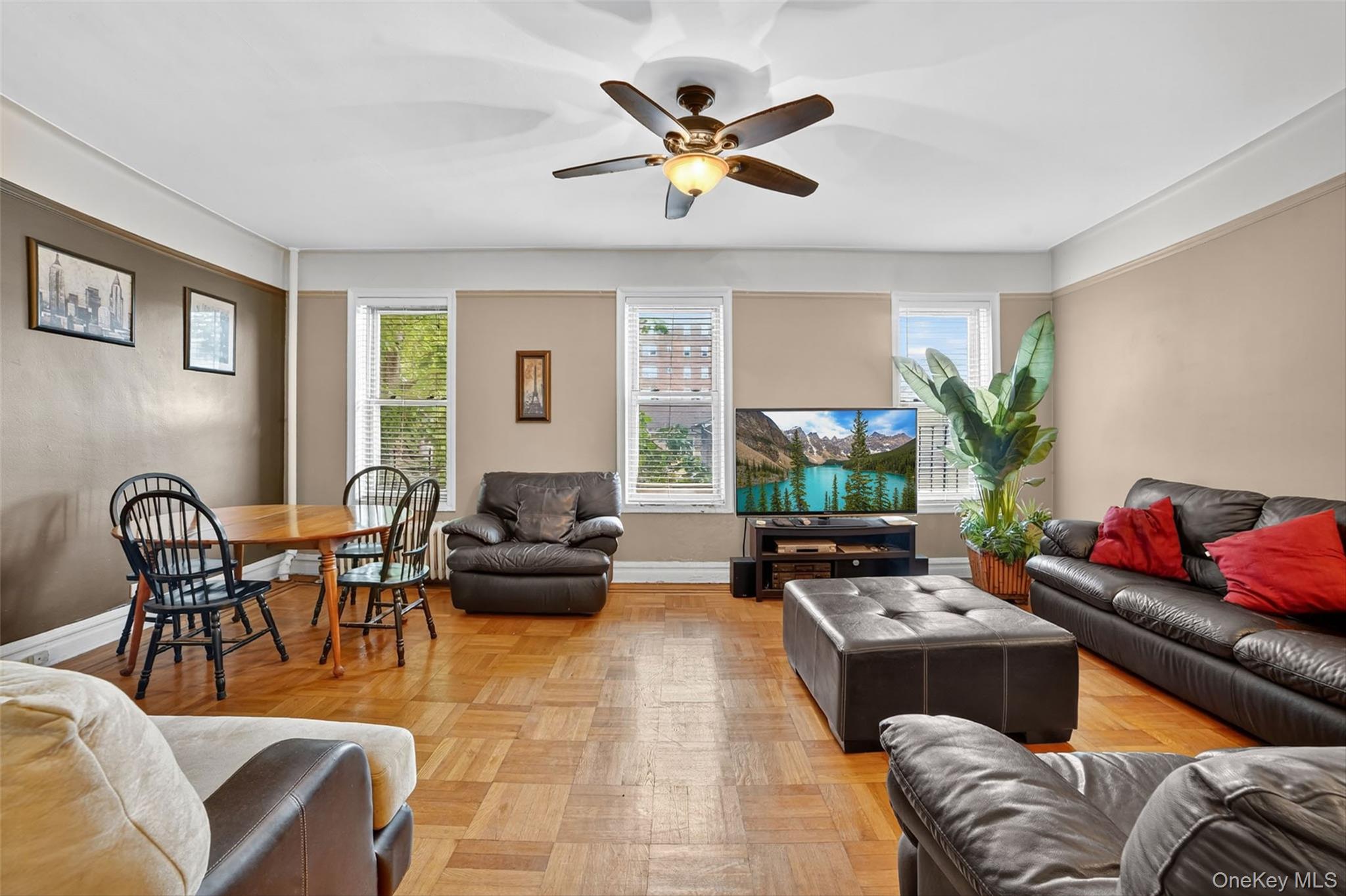 219 Bronx River Road, Unit 2L photo 5