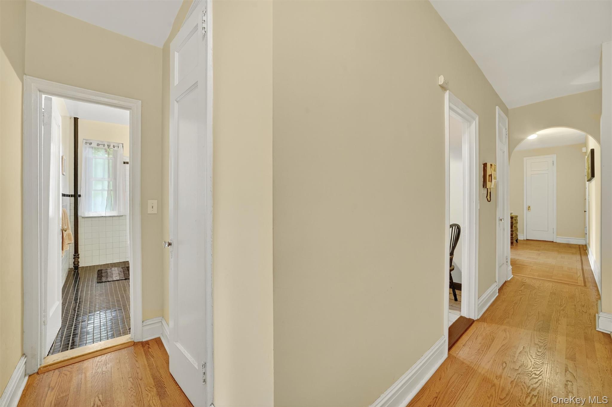 219 Bronx River Road, Unit 2L photo 23