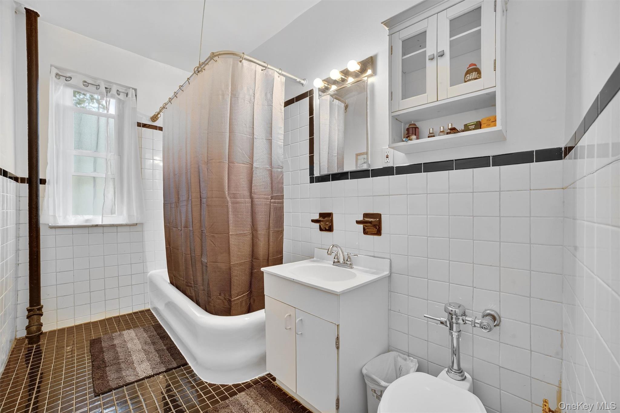 219 Bronx River Road, Unit 2L photo 24