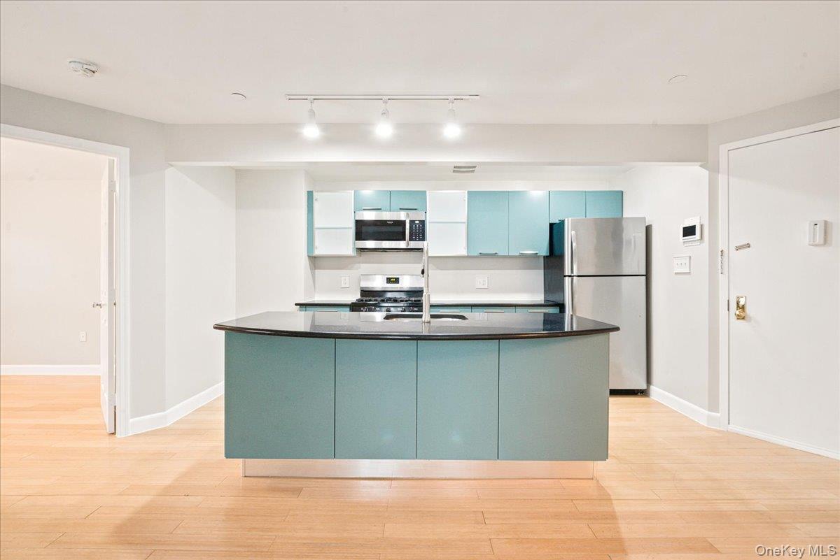 83-75 117th Street, Unit 4D photo 8